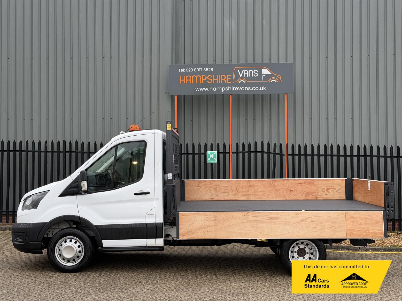 Ford Transit 2.0 350 EcoBlue Leader Tipper 2dr Diesel Manual RWD L2 Euro 6 (s/s) (1-Stop) (170 ps)