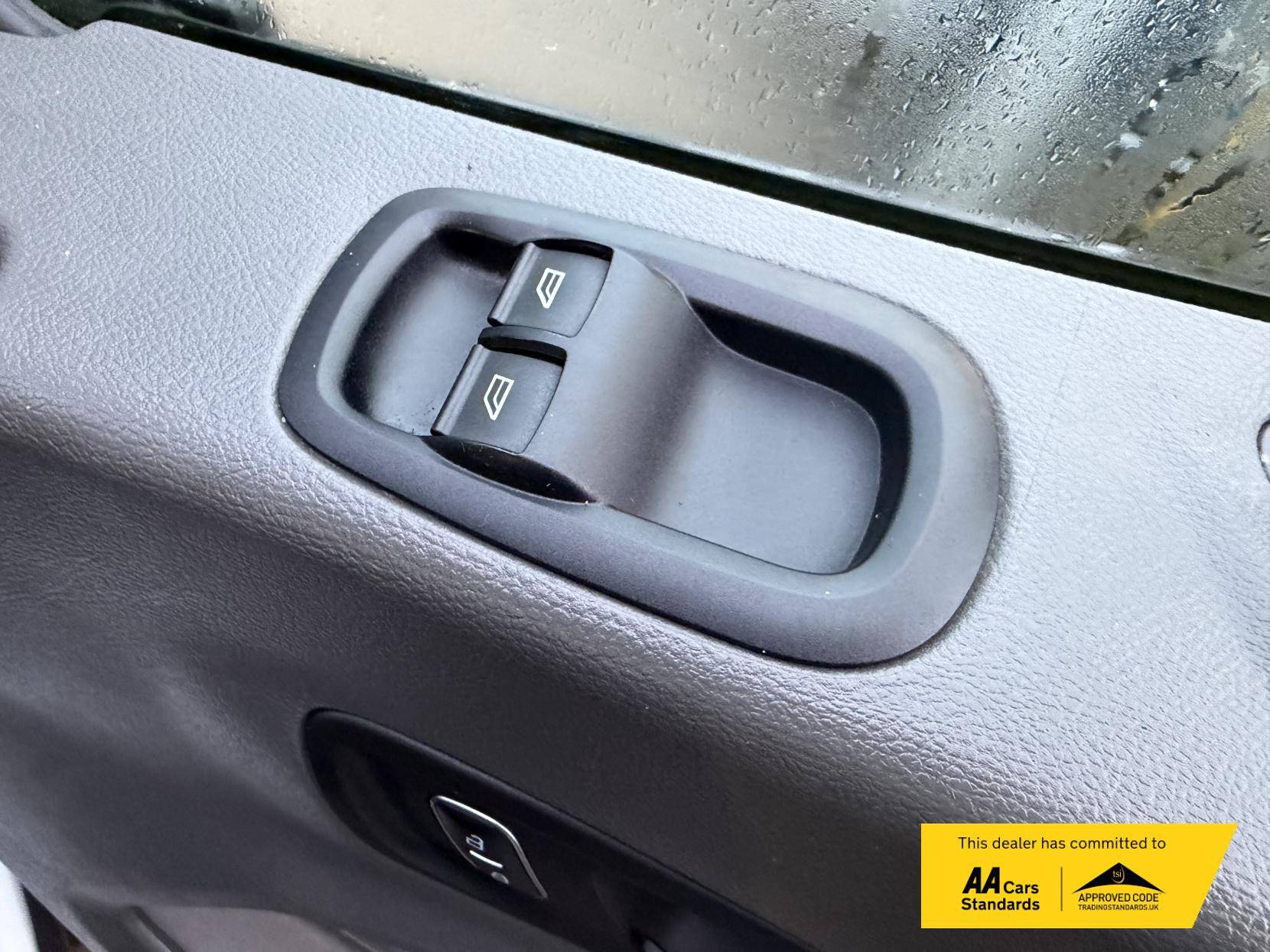 Ford Transit 2.0 350 EcoBlue Leader Tipper 2dr Diesel Manual RWD L2 Euro 6 (s/s) (1-Stop) (170 ps)