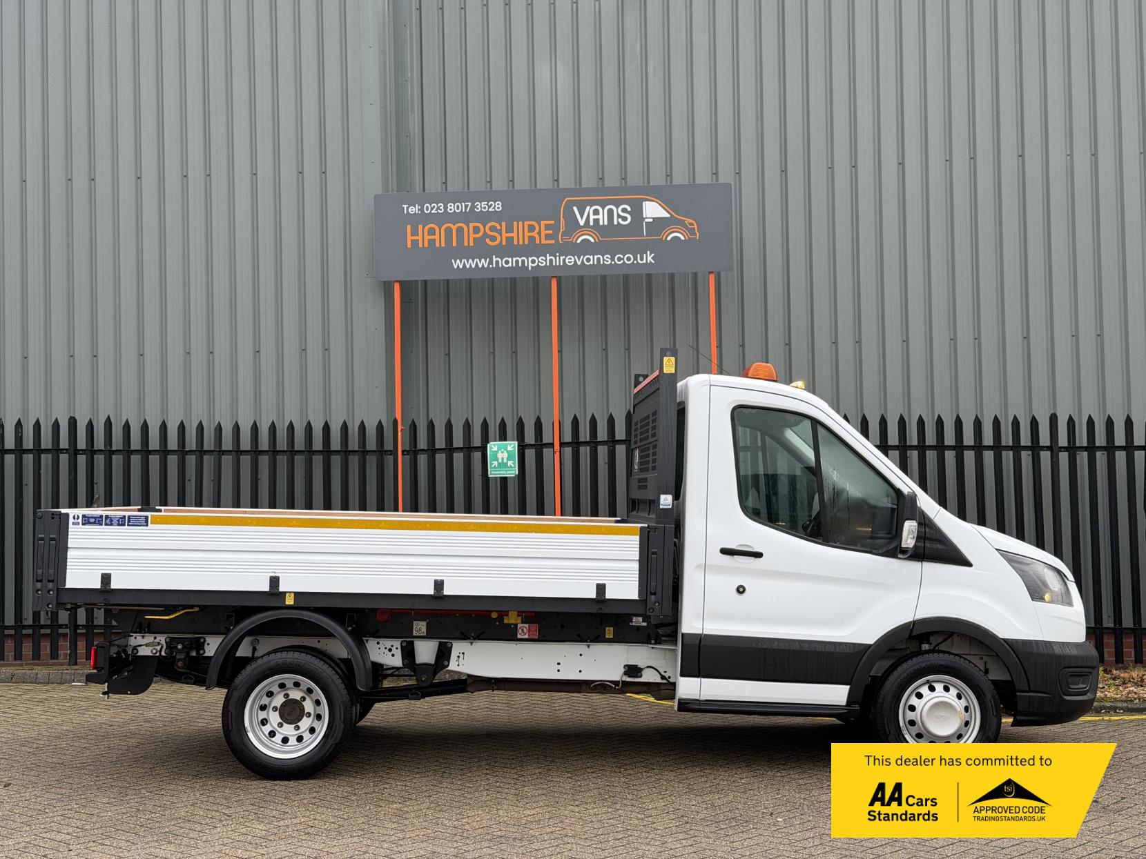 Ford Transit 2.0 350 EcoBlue Leader Tipper 2dr Diesel Manual RWD L2 Euro 6 (s/s) (1-Stop) (170 ps)