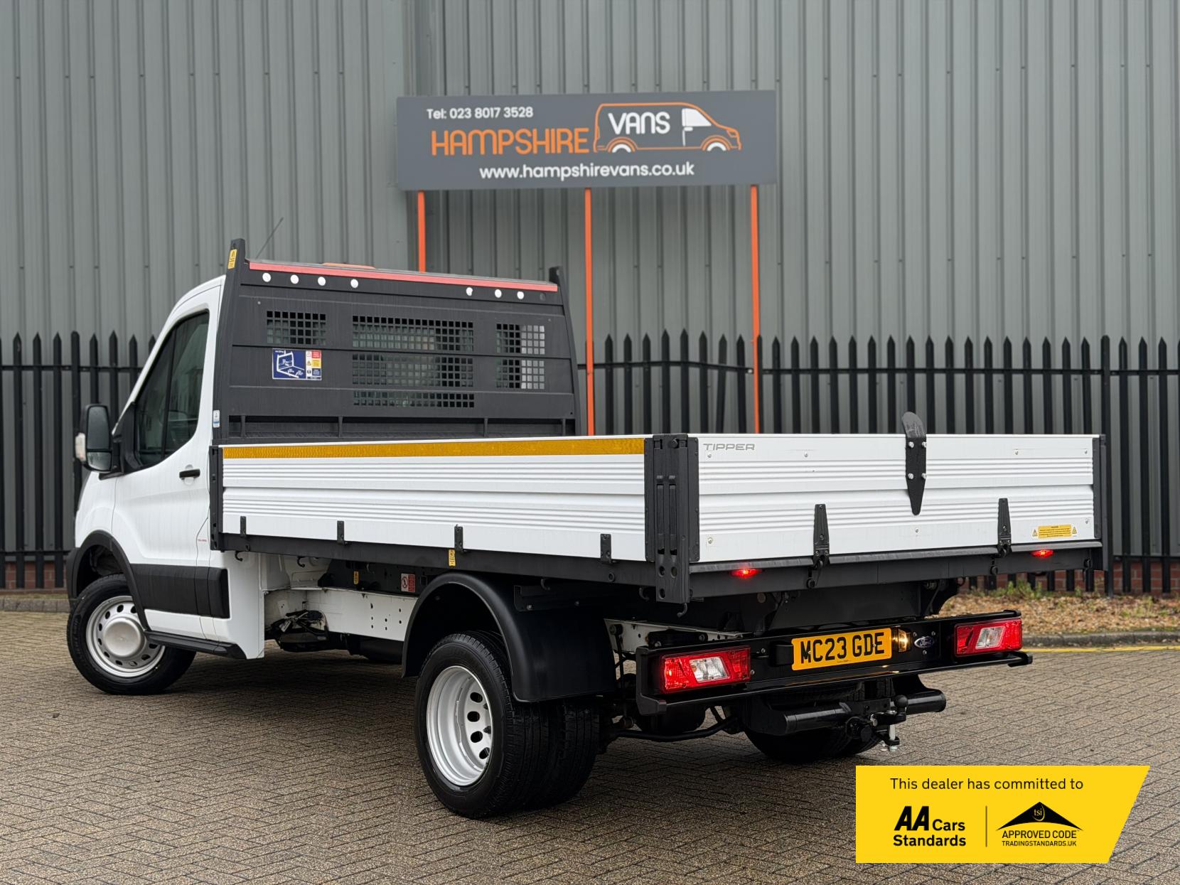 Ford Transit 2.0 350 EcoBlue Leader Tipper 2dr Diesel Manual RWD L2 Euro 6 (s/s) (1-Stop) (170 ps)