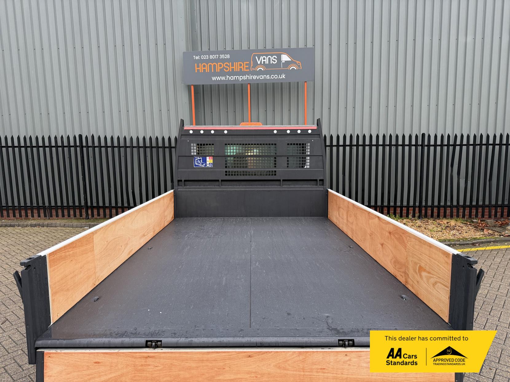 Ford Transit 2.0 350 EcoBlue Leader Tipper 2dr Diesel Manual RWD L2 Euro 6 (s/s) (1-Stop) (170 ps)