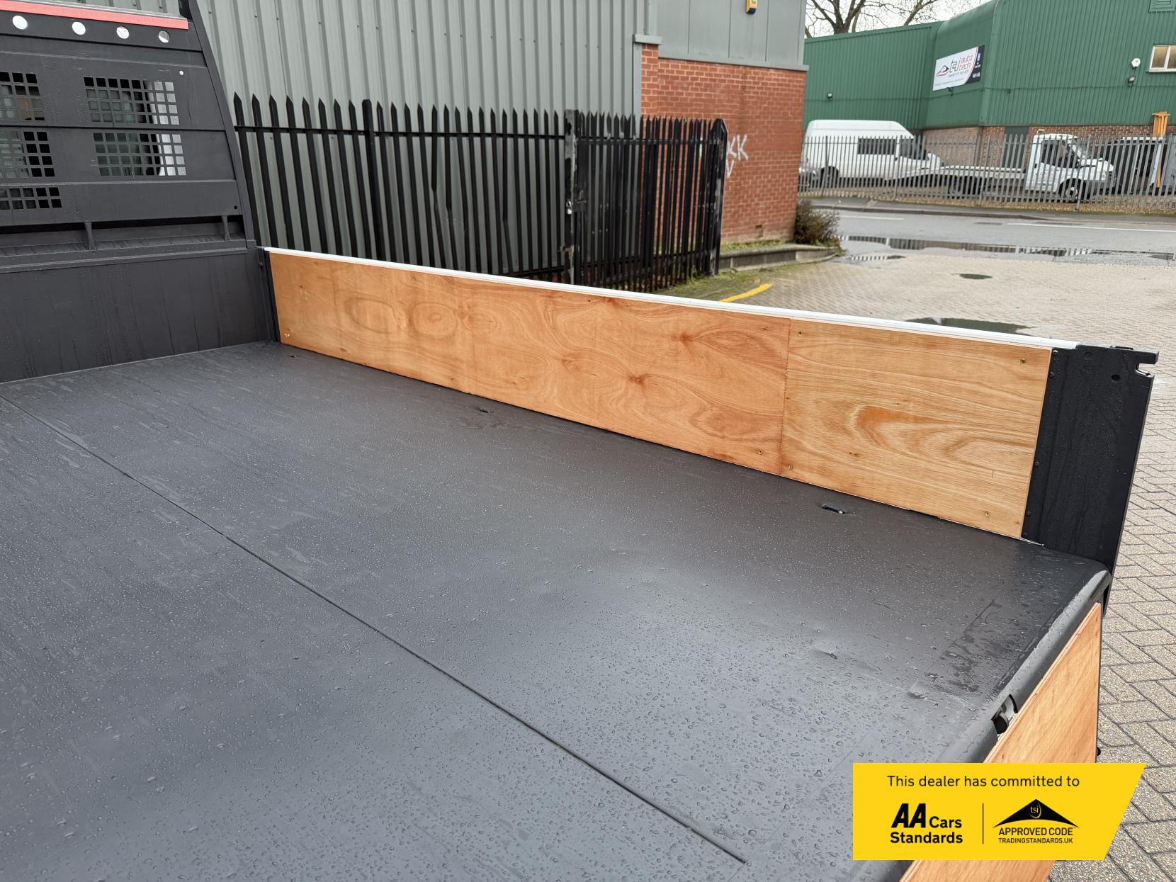 Ford Transit 2.0 350 EcoBlue Leader Tipper 2dr Diesel Manual RWD L2 Euro 6 (s/s) (1-Stop) (170 ps)