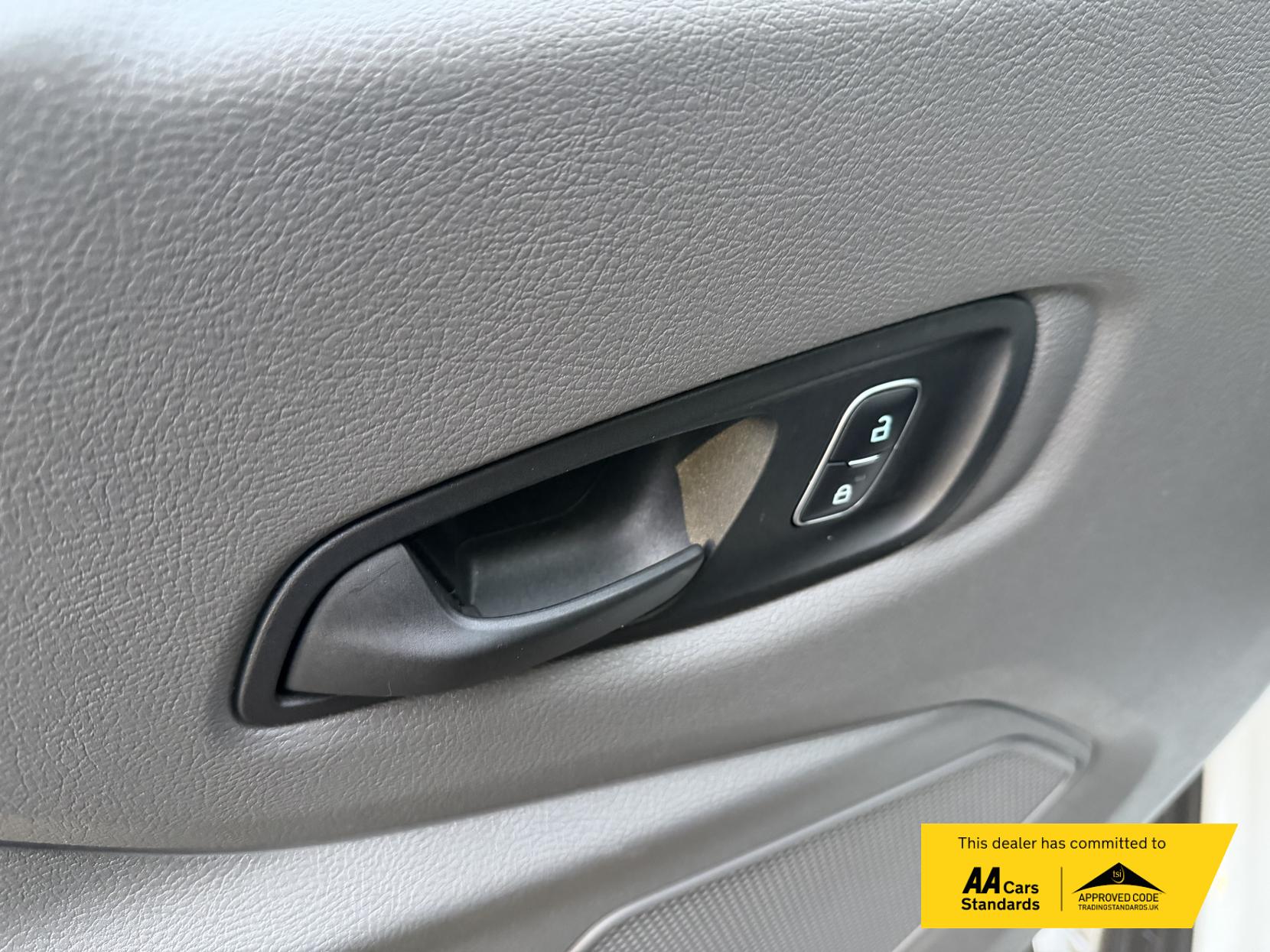 Ford Transit 2.0 350 EcoBlue Leader Tipper 2dr Diesel Manual RWD L2 Euro 6 (s/s) (1-Stop) (170 ps)