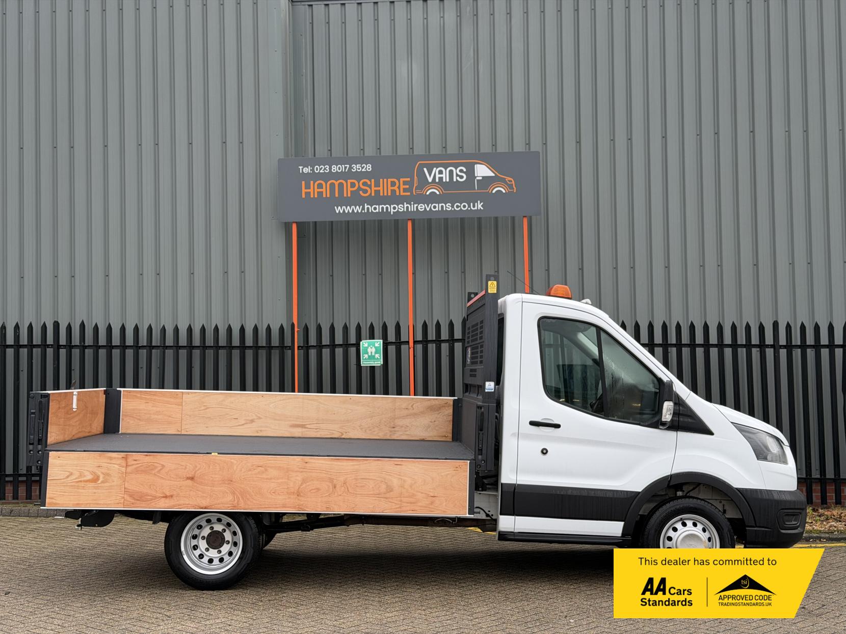 Ford Transit 2.0 350 EcoBlue Leader Tipper 2dr Diesel Manual RWD L2 Euro 6 (s/s) (1-Stop) (170 ps)