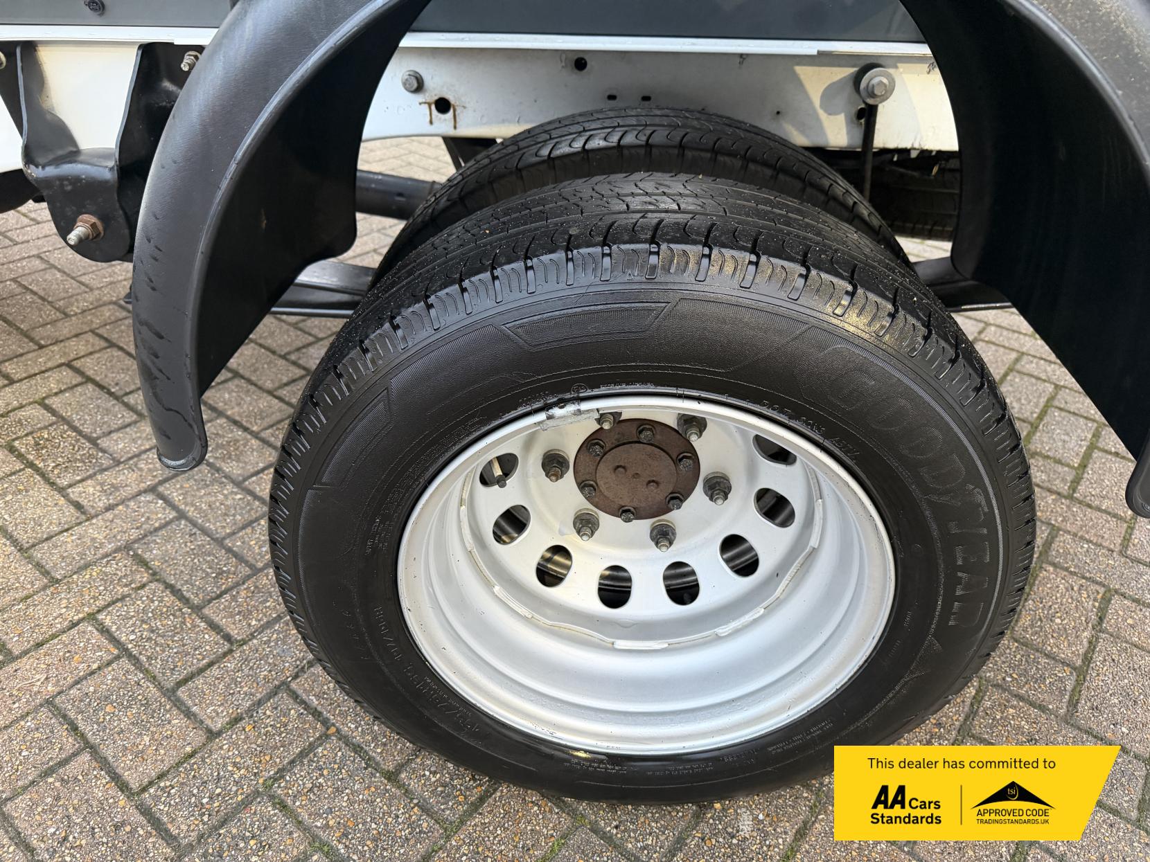 Ford Transit 2.0 350 EcoBlue Leader Tipper 2dr Diesel Manual RWD L2 Euro 6 (s/s) (1-Stop) (170 ps)