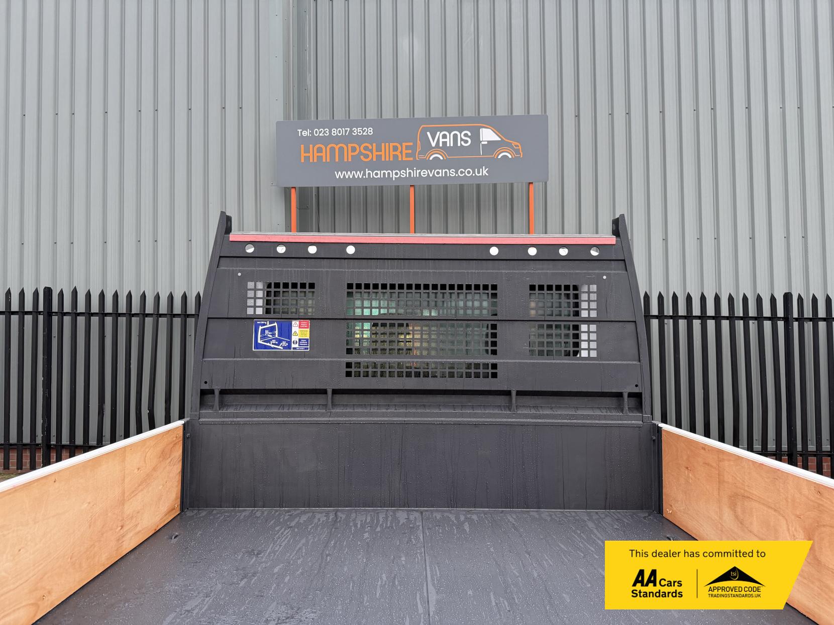 Ford Transit 2.0 350 EcoBlue Leader Tipper 2dr Diesel Manual RWD L2 Euro 6 (s/s) (1-Stop) (170 ps)