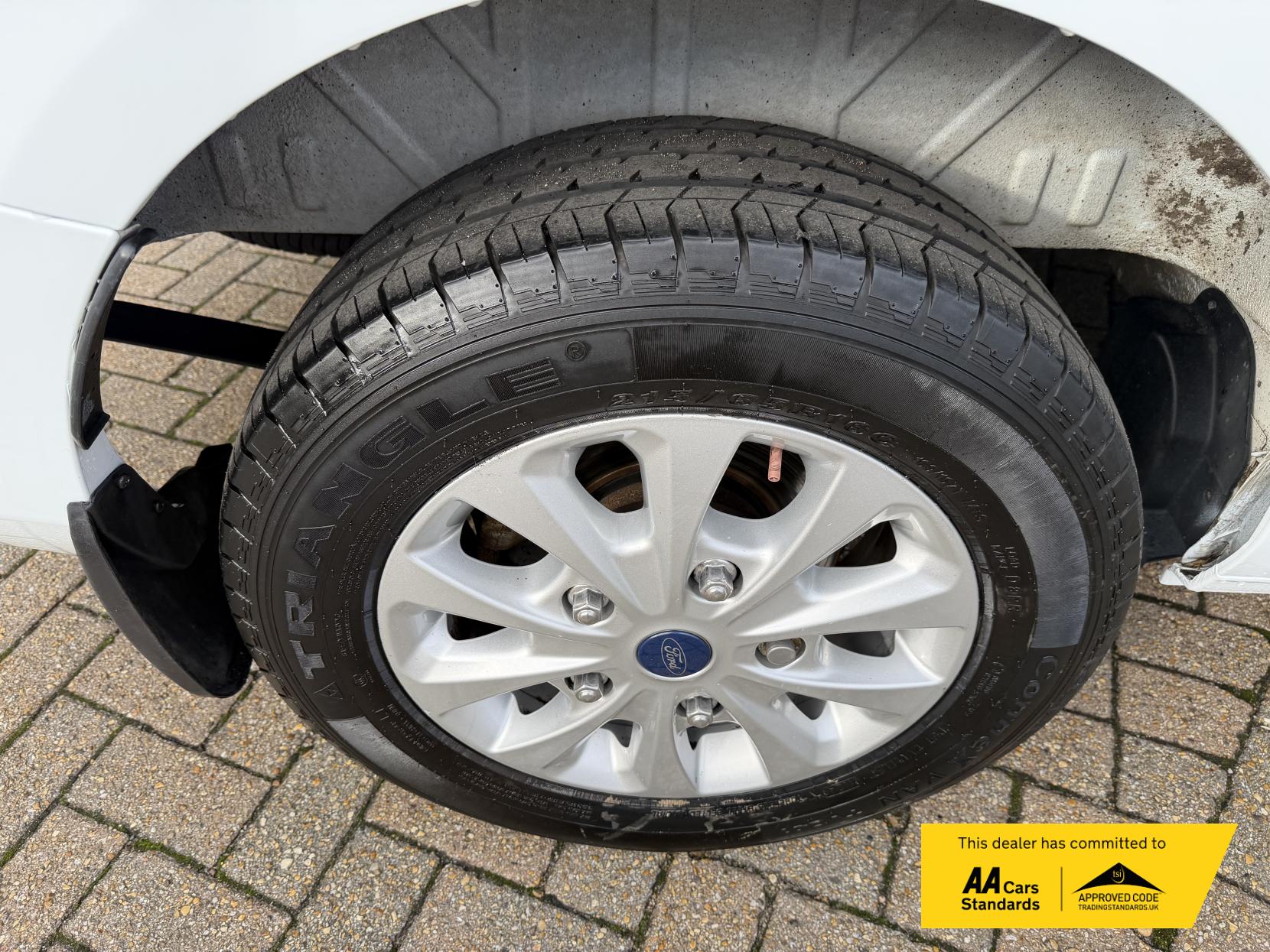 Ford Transit Custom 2.0 300 EcoBlue Limited Crew Van Double Cab 5dr Diesel Manual L2 H1 Euro 6 (s/s) (130 ps)