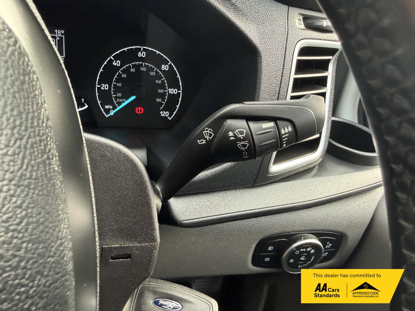 Ford Transit Custom 2.0 300 EcoBlue Limited Crew Van Double Cab 5dr Diesel Manual L2 H1 Euro 6 (s/s) (130 ps)