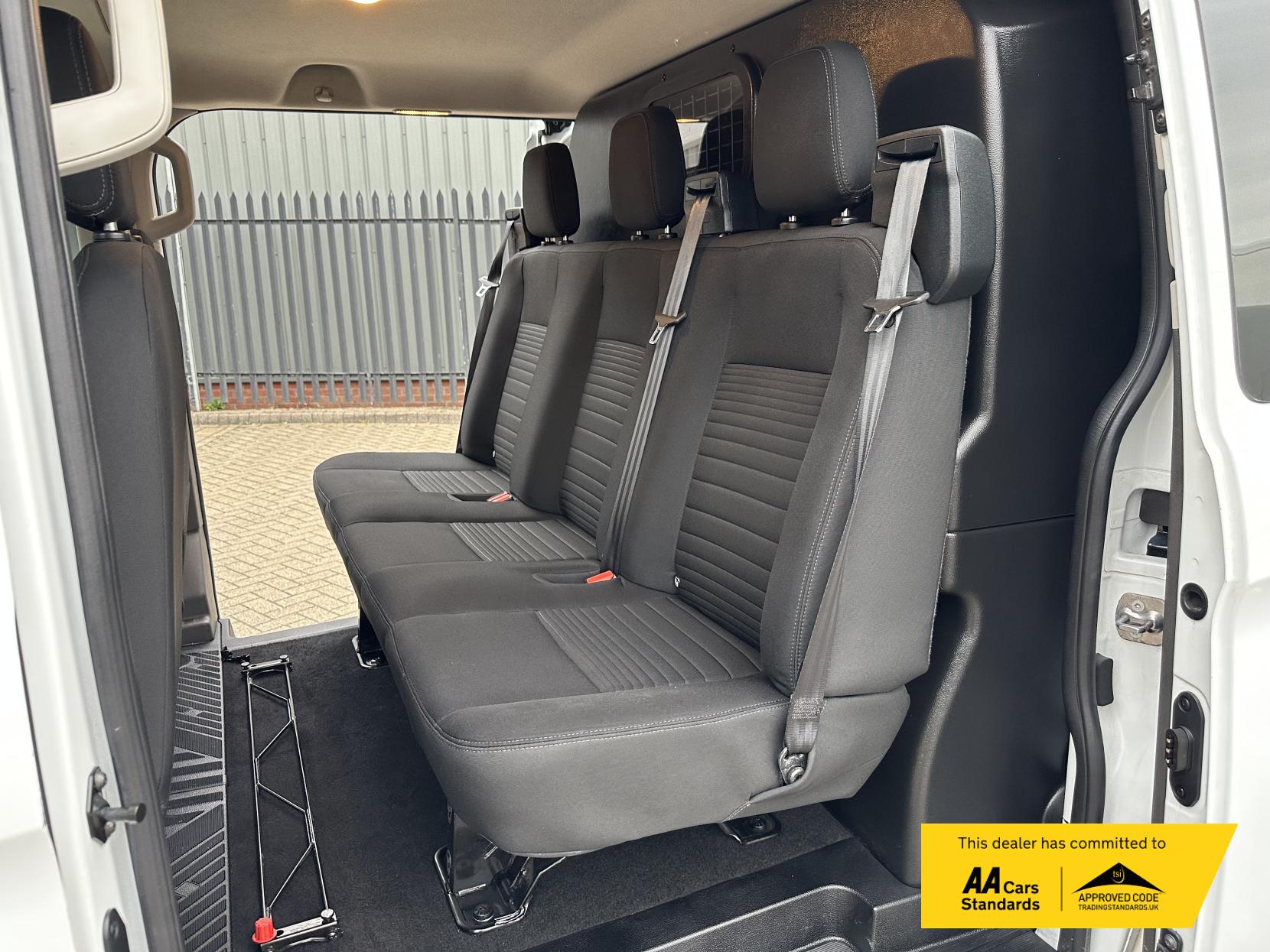 Ford Transit Custom 2.0 300 EcoBlue Limited Crew Van Double Cab 5dr Diesel Manual L2 H1 Euro 6 (s/s) (130 ps)