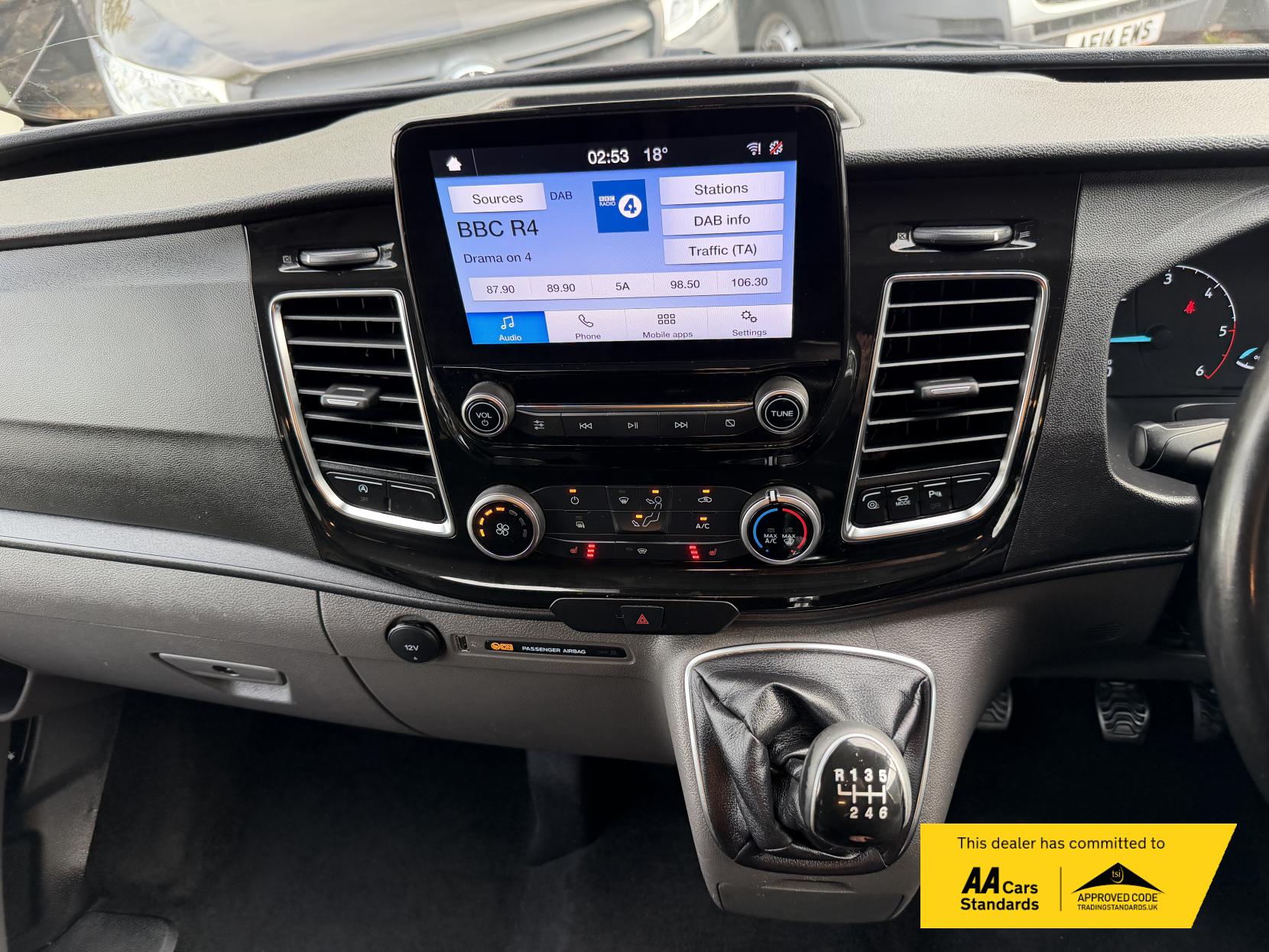 Ford Transit Custom 2.0 300 EcoBlue Limited Crew Van Double Cab 5dr Diesel Manual L2 H1 Euro 6 (s/s) (130 ps)