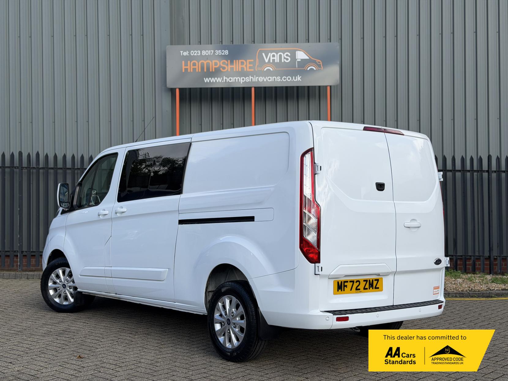 Ford Transit Custom 2.0 300 EcoBlue Limited Crew Van Double Cab 5dr Diesel Manual L2 H1 Euro 6 (s/s) (130 ps)