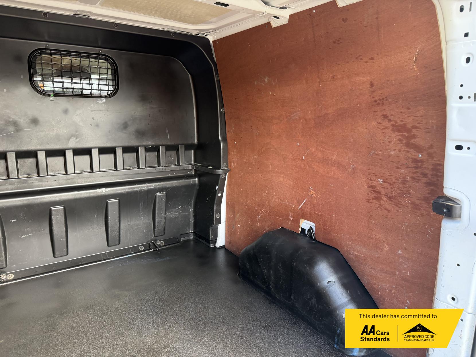 Ford Transit Custom 2.0 300 EcoBlue Limited Crew Van Double Cab 5dr Diesel Manual L2 H1 Euro 6 (s/s) (130 ps)