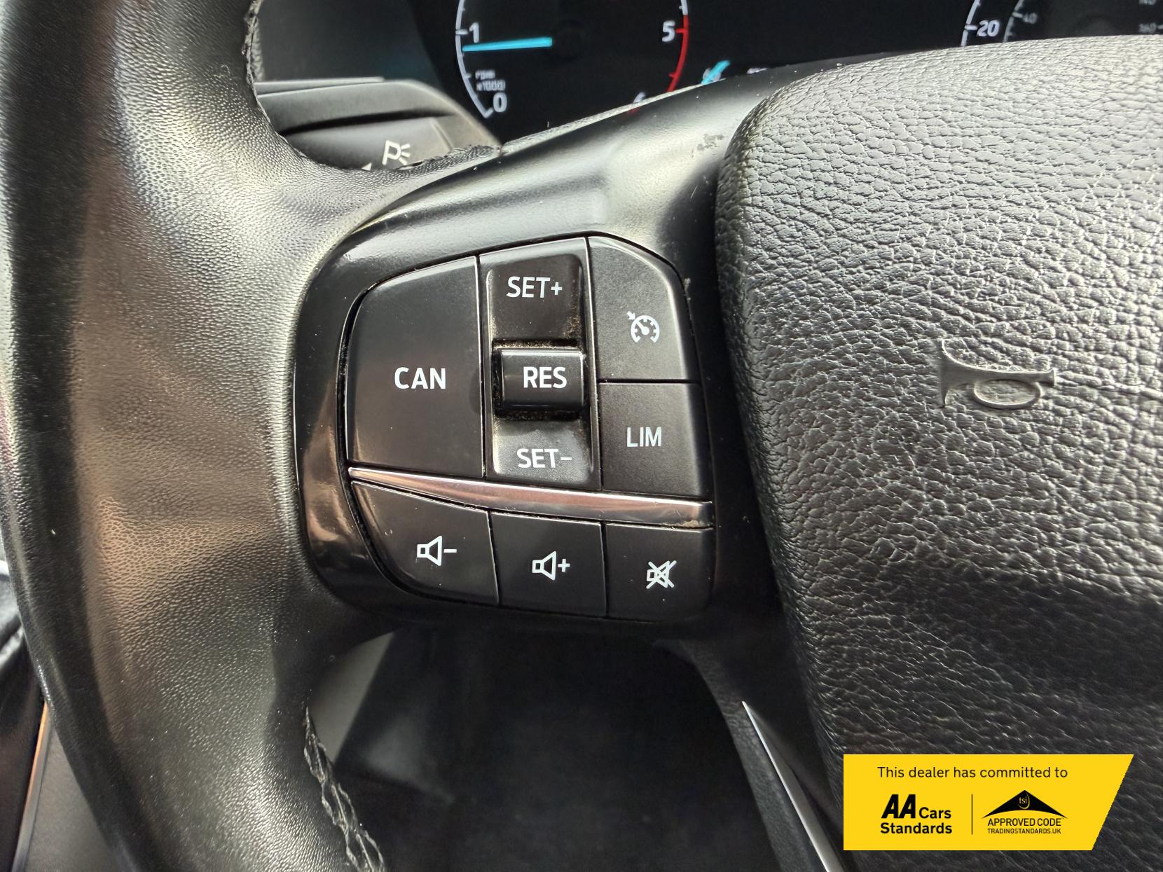 Ford Transit Custom 2.0 300 EcoBlue Limited Crew Van Double Cab 5dr Diesel Manual L2 H1 Euro 6 (s/s) (130 ps)