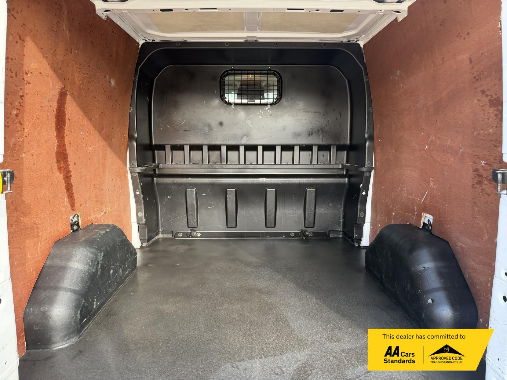 Ford Transit Custom 2.0 300 EcoBlue Limited Crew Van Double Cab 5dr Diesel Manual L2 H1 Euro 6 (s/s) (130 ps)