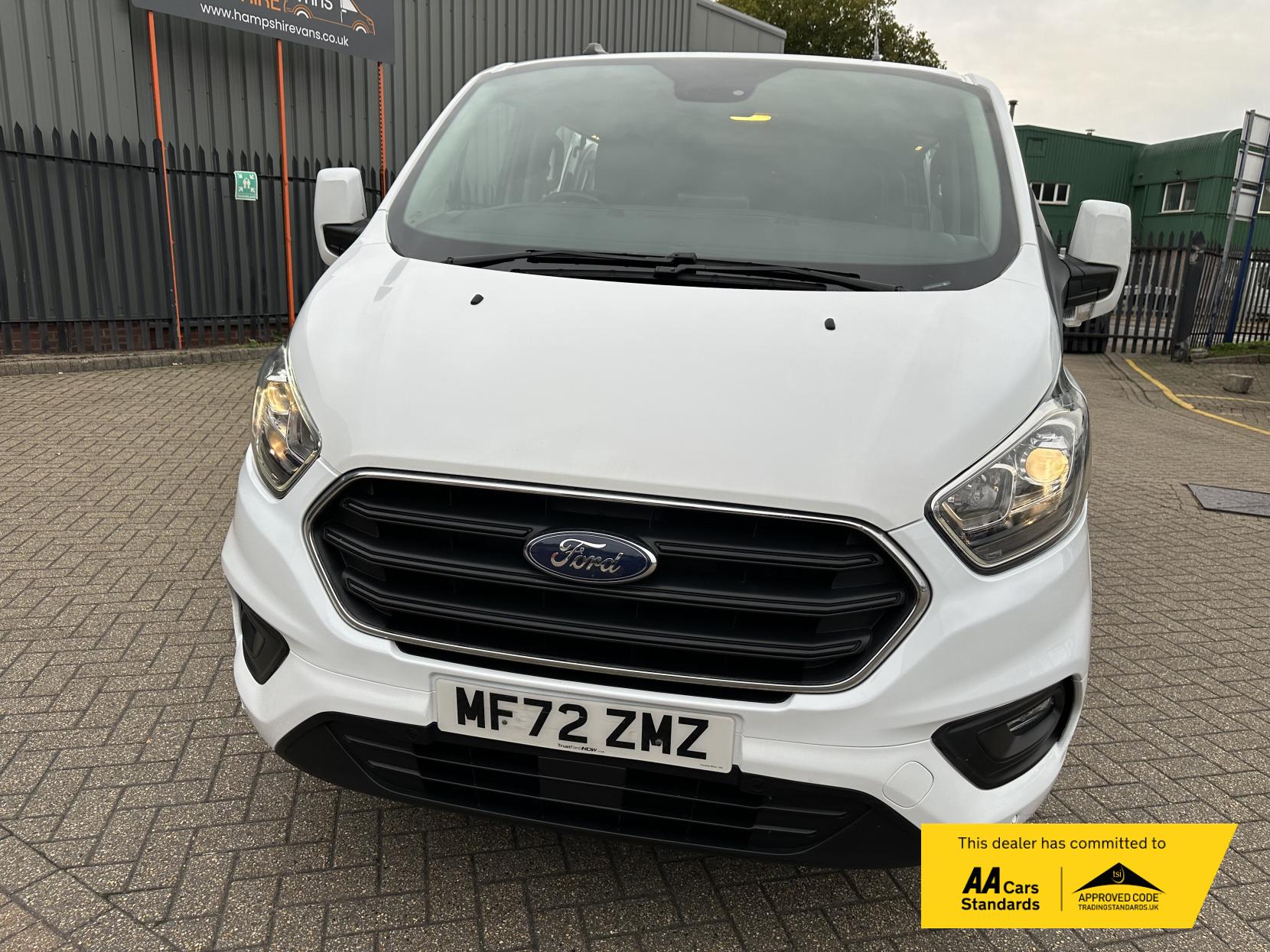 Ford Transit Custom 2.0 300 EcoBlue Limited Crew Van Double Cab 5dr Diesel Manual L2 H1 Euro 6 (s/s) (130 ps)