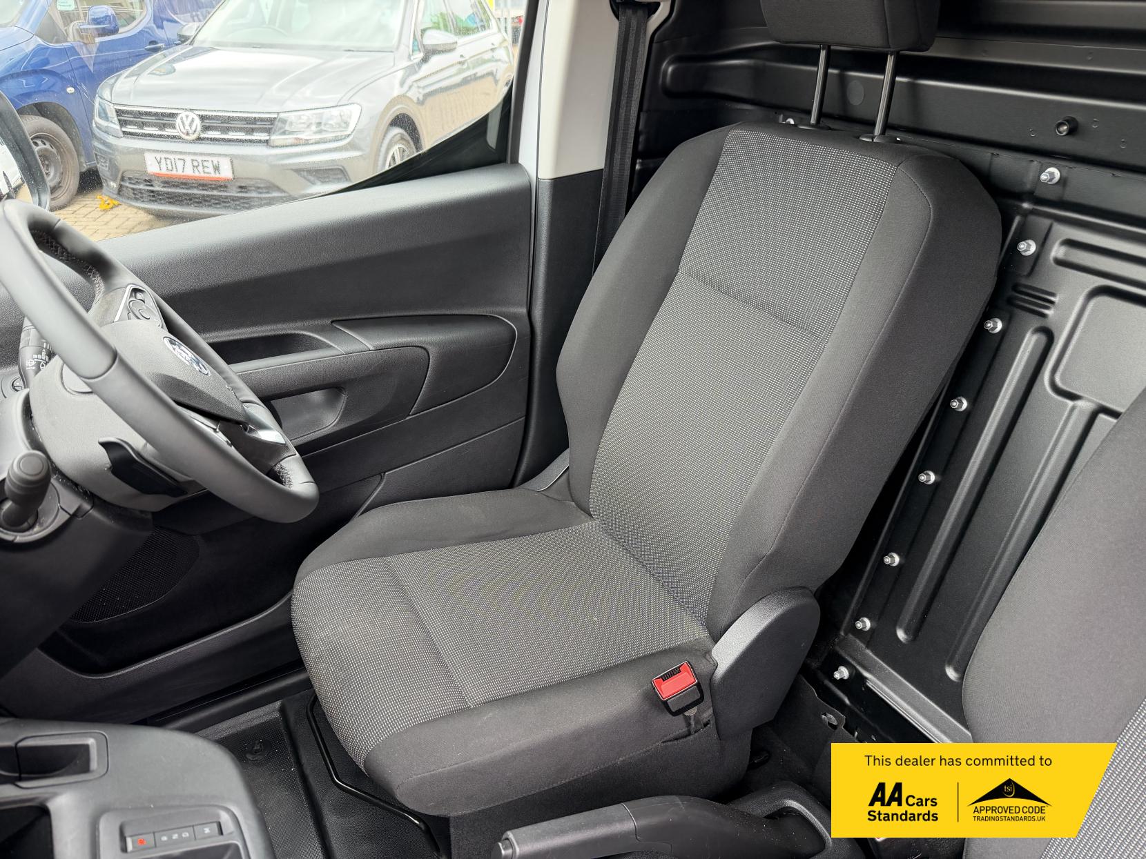 2024 Vauxhall Combo 1.5 Turbo D 2300 Prime Panel Van 6dr Diesel Auto L2 H1 Euro 6 (s/s) (130 ps) - Thumbnail 12