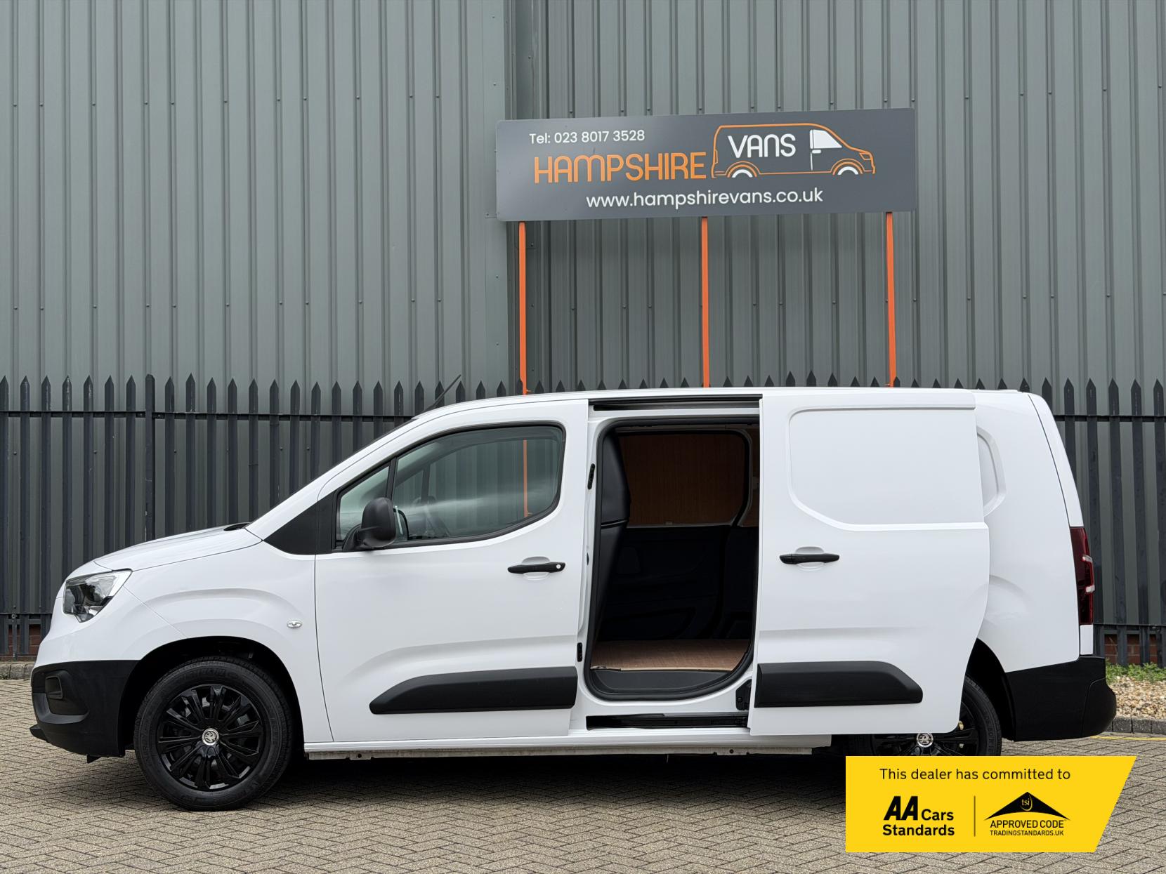 2024 Vauxhall Combo 1.5 Turbo D 2300 Prime Panel Van 6dr Diesel Auto L2 H1 Euro 6 (s/s) (130 ps) - Thumbnail 8