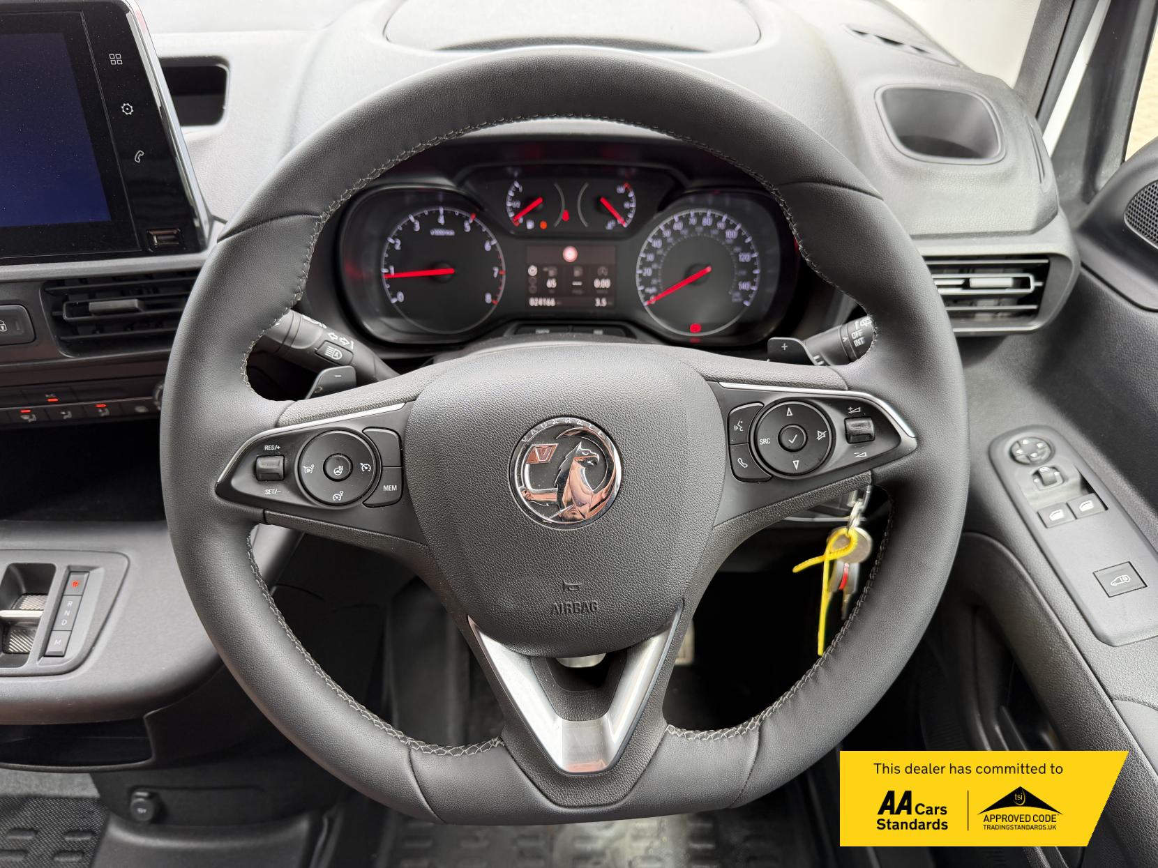 2024 Vauxhall Combo 1.5 Turbo D 2300 Prime Panel Van 6dr Diesel Auto L2 H1 Euro 6 (s/s) (130 ps) - Thumbnail 37