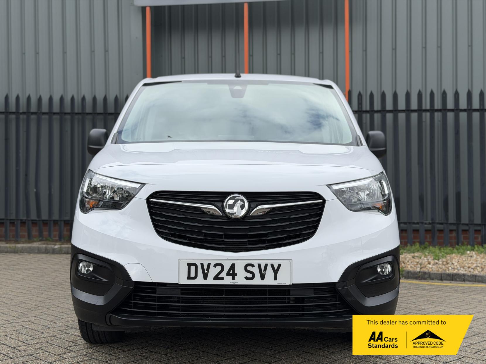 2024 Vauxhall Combo 1.5 Turbo D 2300 Prime Panel Van 6dr Diesel Auto L2 H1 Euro 6 (s/s) (130 ps) - Thumbnail 16