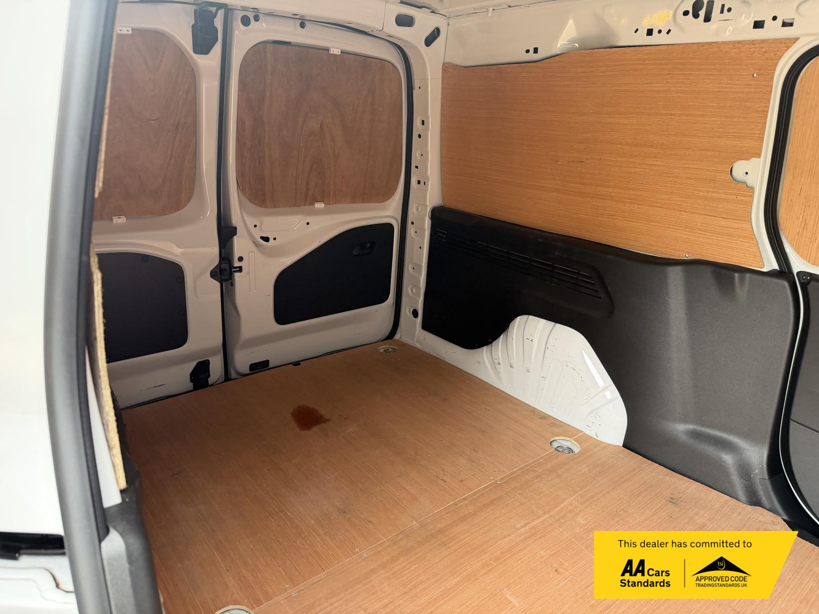 2024 Vauxhall Combo 1.5 Turbo D 2300 Prime Panel Van 6dr Diesel Auto L2 H1 Euro 6 (s/s) (130 ps) - Thumbnail 26