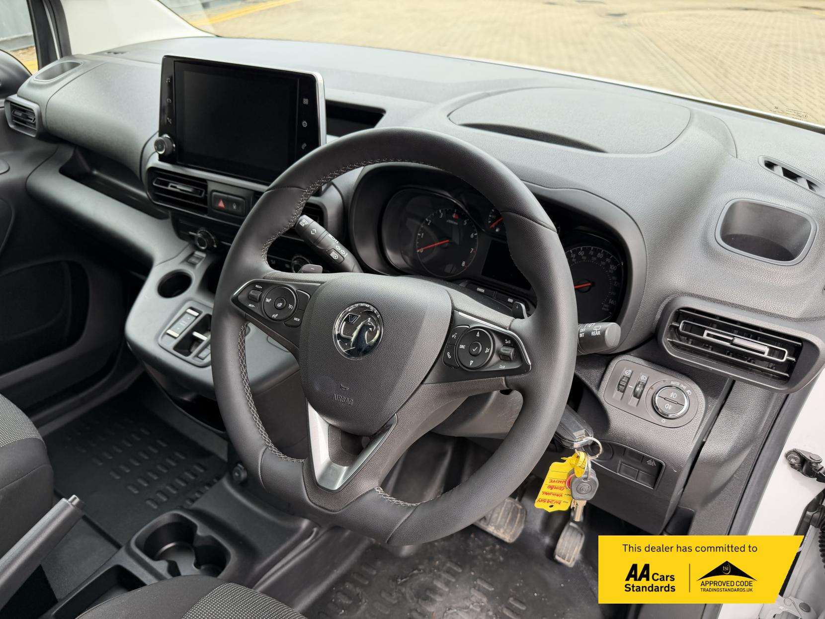 2024 Vauxhall Combo 1.5 Turbo D 2300 Prime Panel Van 6dr Diesel Auto L2 H1 Euro 6 (s/s) (130 ps) - Thumbnail 43