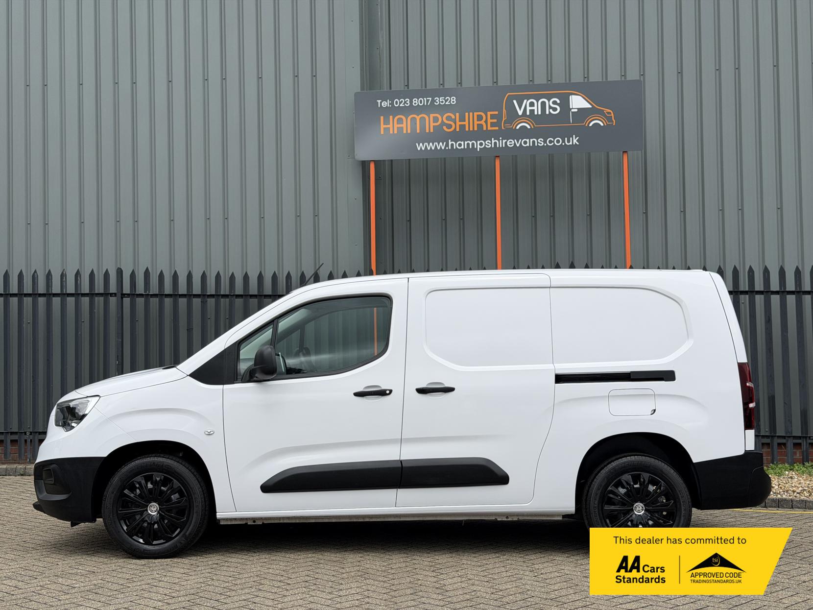 2024 Vauxhall Combo 1.5 Turbo D 2300 Prime Panel Van 6dr Diesel Auto L2 H1 Euro 6 (s/s) (130 ps) - Thumbnail 7