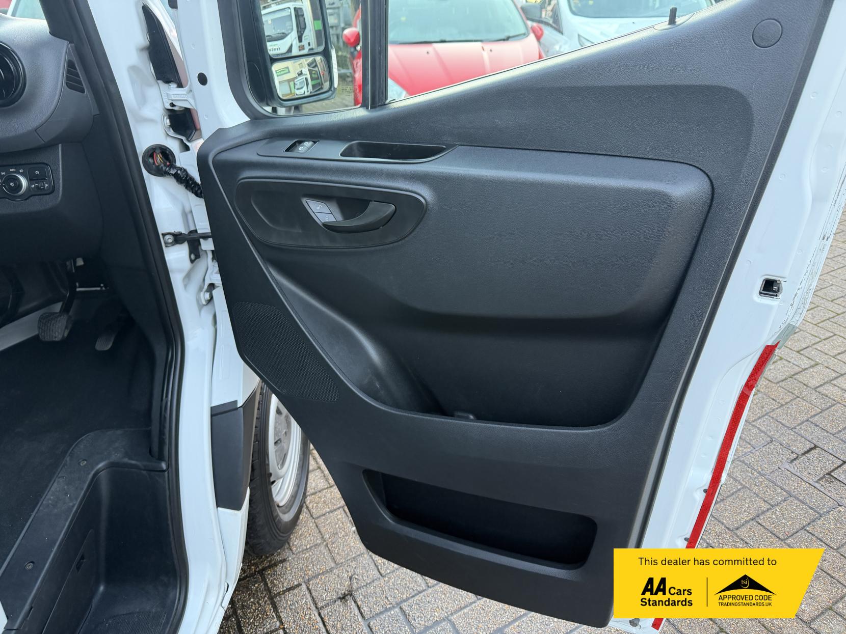 Mercedes-Benz Sprinter 2.1 314 CDI Panel Van 5dr Diesel Manual RWD L2 H2 Euro 6 (143 ps)