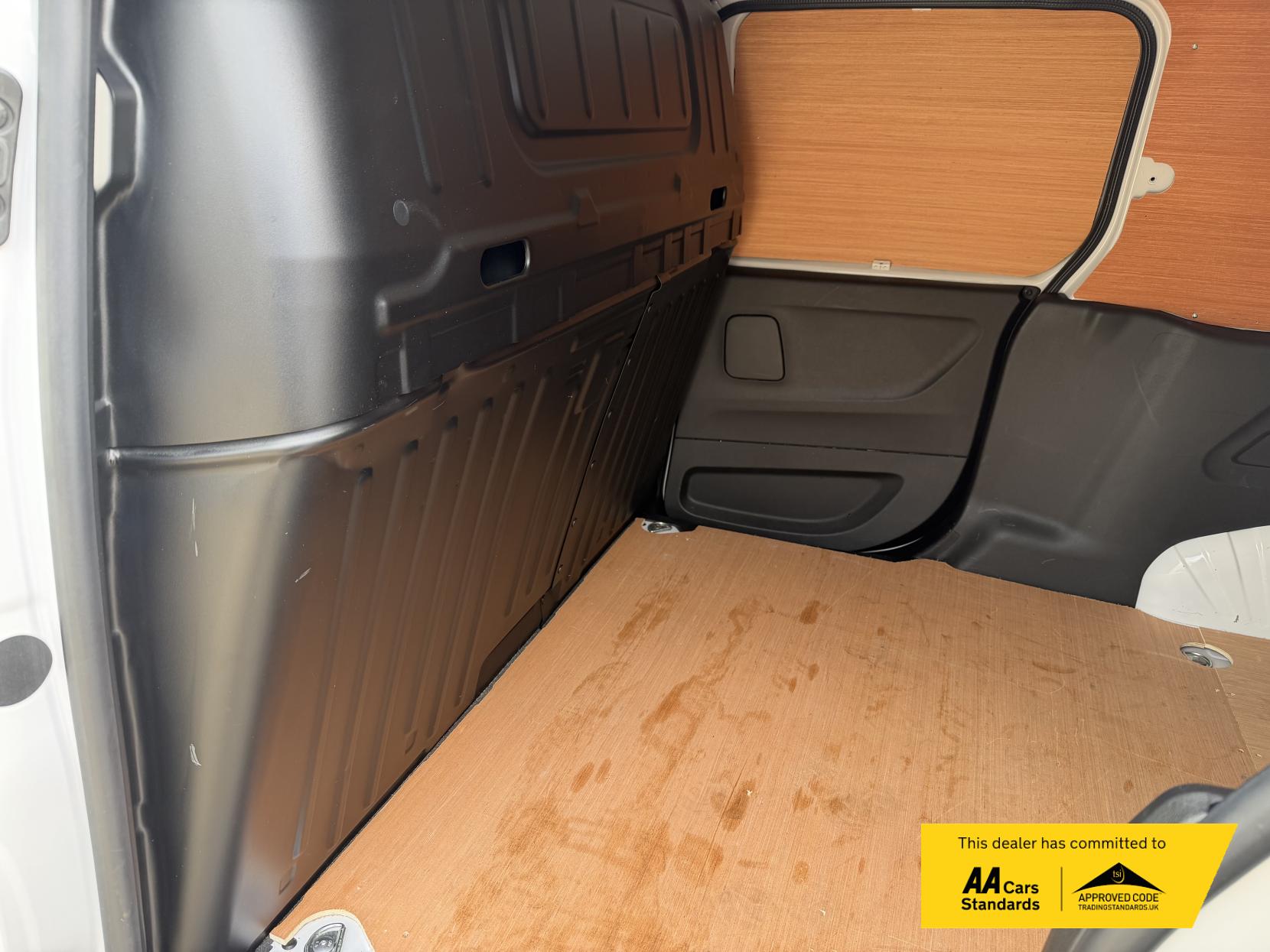 Vauxhall Combo 1.5 Turbo D 2300 Prime Panel Van 6dr Diesel Manual L2 H1 Euro 6 (s/s) (100 ps)