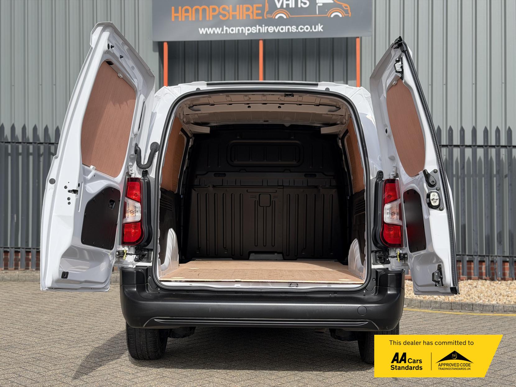 Vauxhall Combo 1.5 Turbo D 2300 Prime Panel Van 6dr Diesel Manual L2 H1 Euro 6 (s/s) (100 ps)