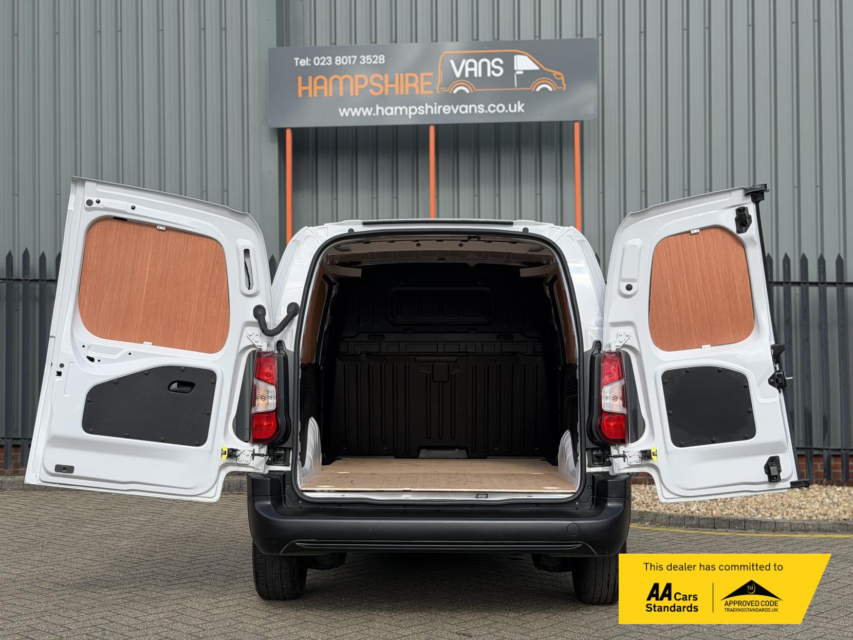 Vauxhall Combo 1.5 Turbo D 2300 Prime Panel Van 6dr Diesel Manual L2 H1 Euro 6 (s/s) (100 ps)