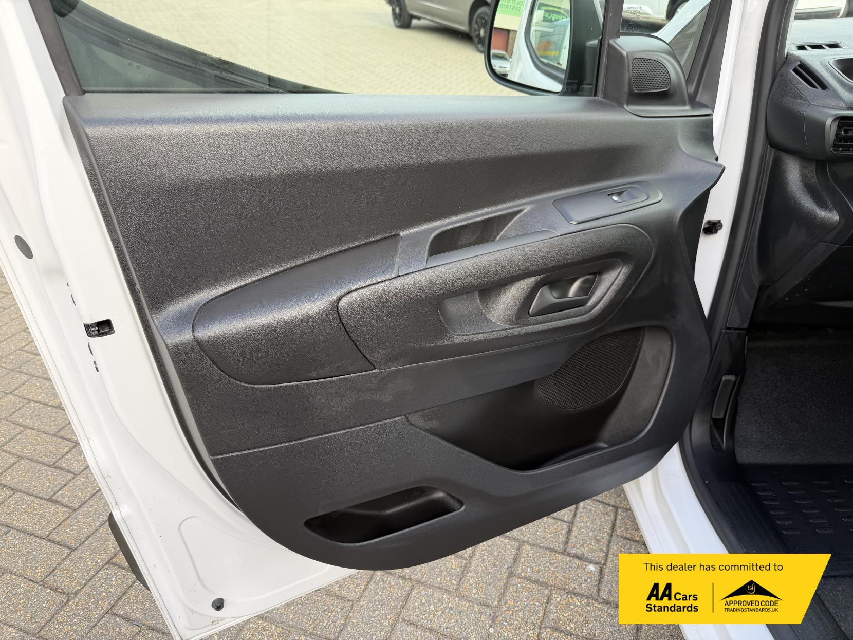 Vauxhall Combo 1.5 Turbo D 2300 Prime Panel Van 6dr Diesel Manual L2 H1 Euro 6 (s/s) (100 ps)