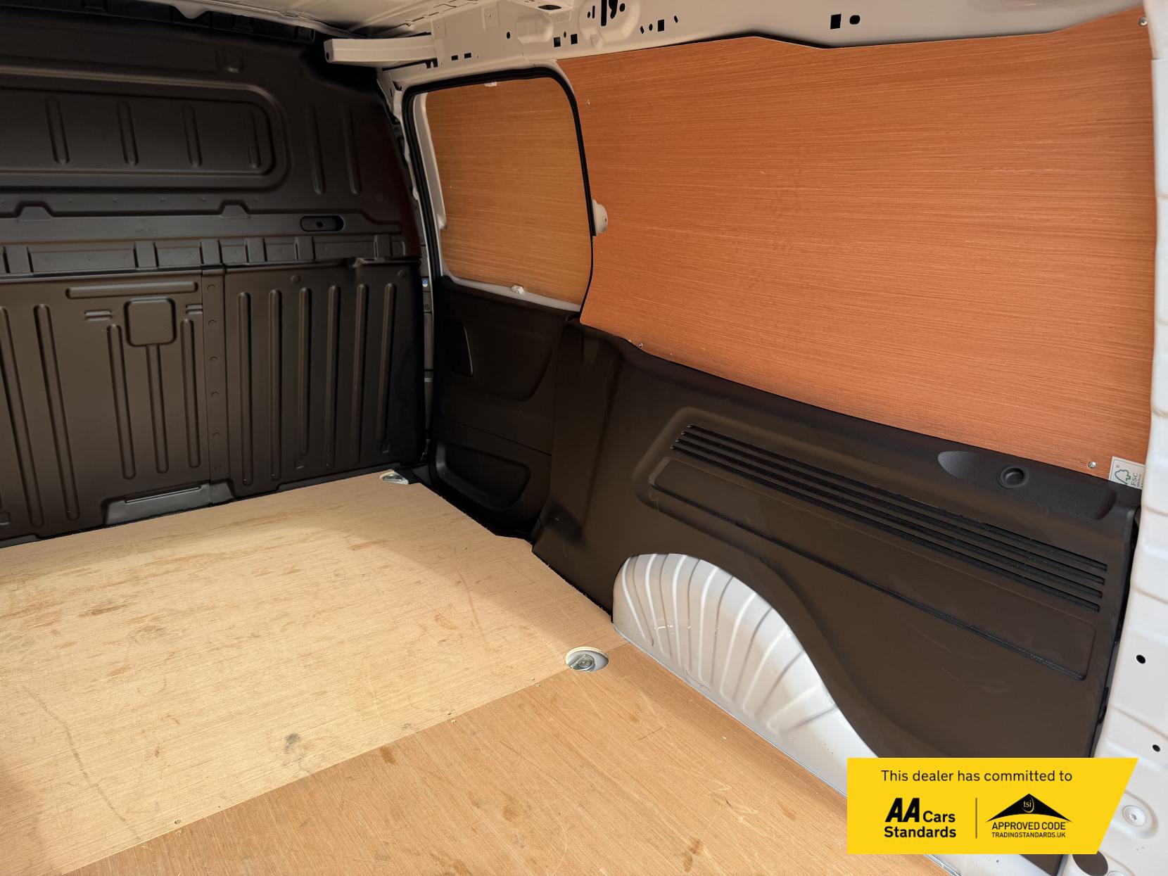 Vauxhall Combo 1.5 Turbo D 2300 Prime Panel Van 6dr Diesel Manual L2 H1 Euro 6 (s/s) (100 ps)