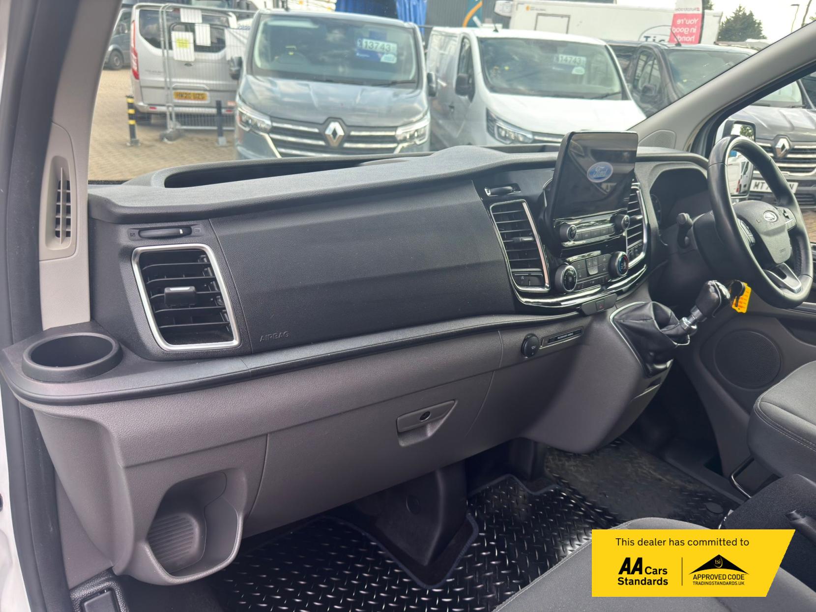 2022 Ford Transit Custom 2.0 300 EcoBlue Limited Crew Van Double Cab 5dr Diesel Manual L2 H1 Euro 6 (s/s) (130 ps) - Thumbnail 37