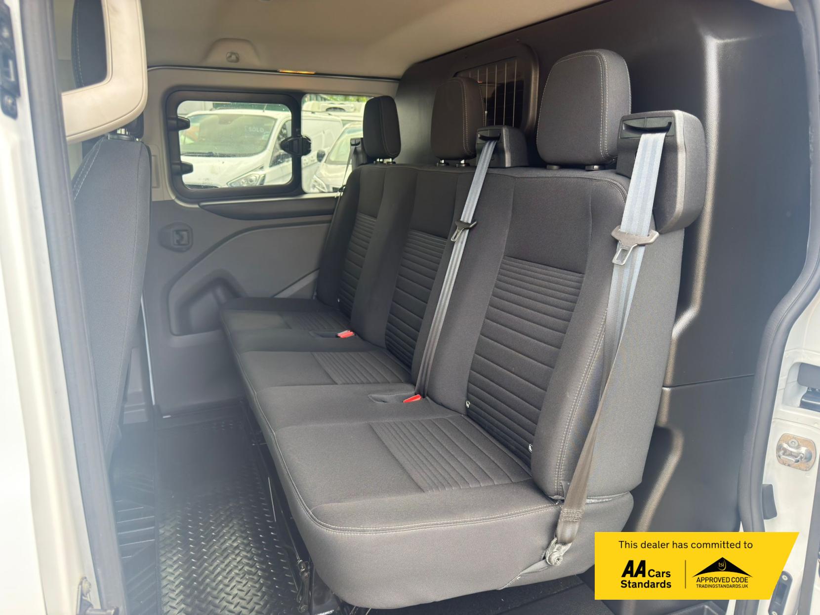 2022 Ford Transit Custom 2.0 300 EcoBlue Limited Crew Van Double Cab 5dr Diesel Manual L2 H1 Euro 6 (s/s) (130 ps) - Thumbnail 22