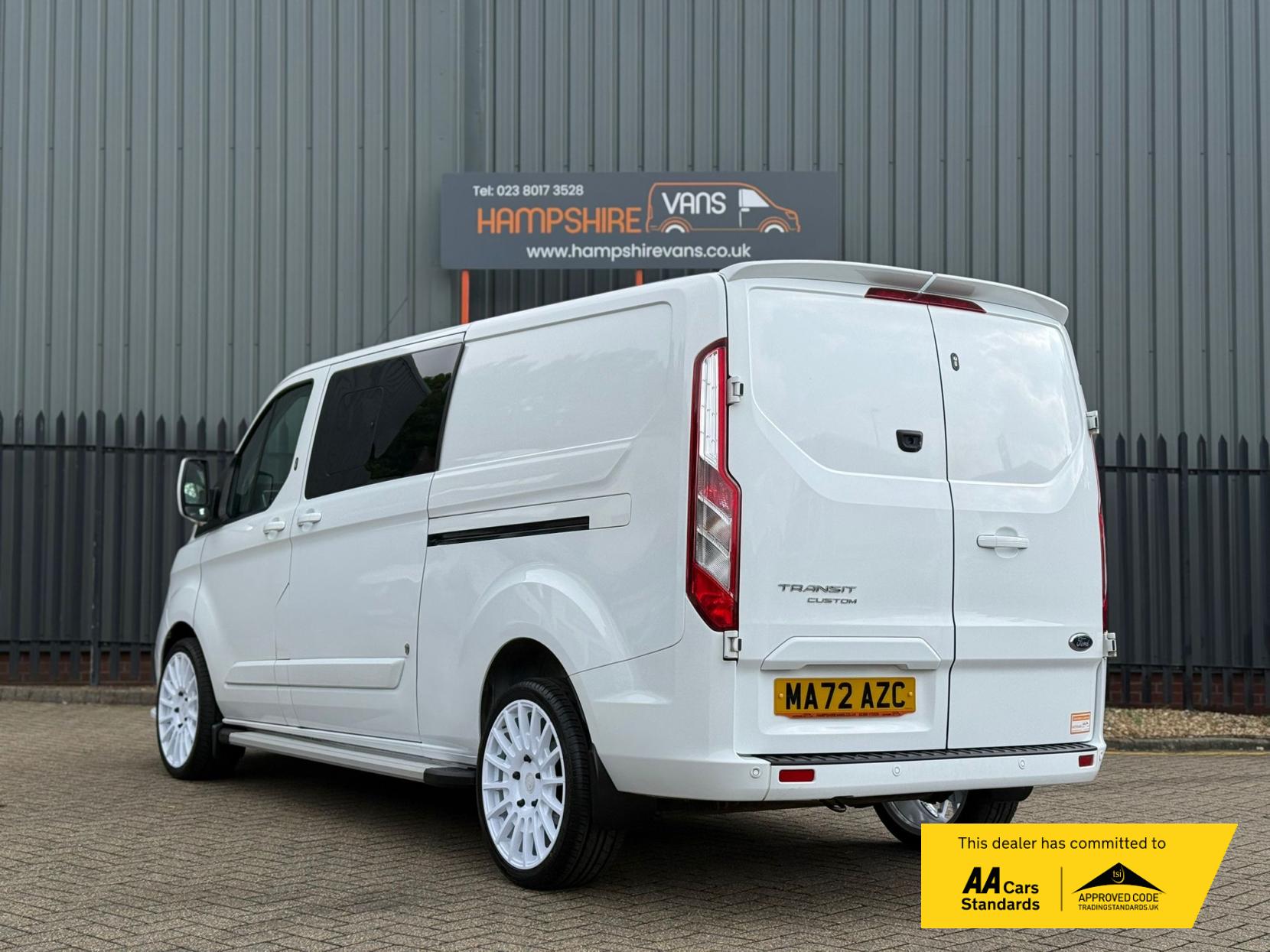2022 Ford Transit Custom 2.0 300 EcoBlue Limited Crew Van Double Cab 5dr Diesel Manual L2 H1 Euro 6 (s/s) (130 ps) - Thumbnail 4