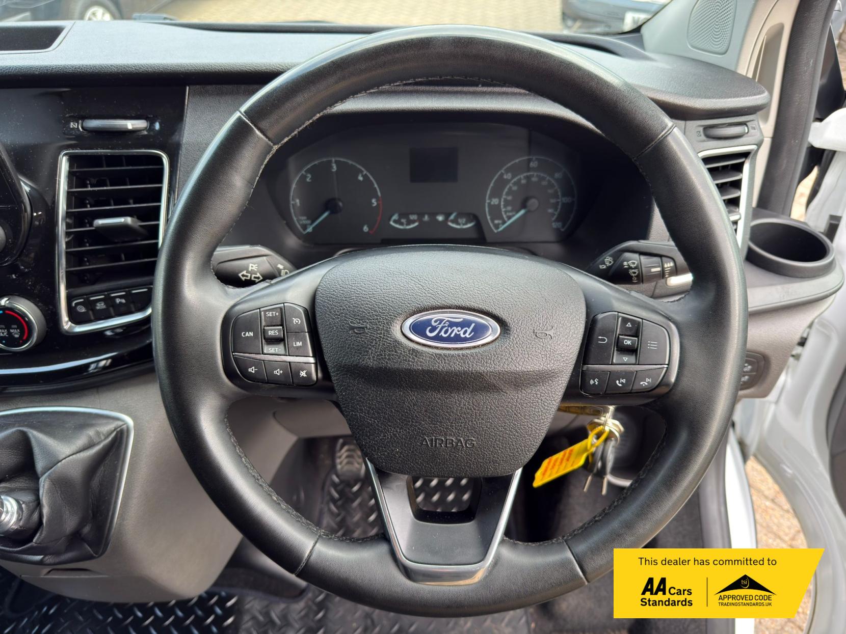 2022 Ford Transit Custom 2.0 300 EcoBlue Limited Crew Van Double Cab 5dr Diesel Manual L2 H1 Euro 6 (s/s) (130 ps) - Thumbnail 47