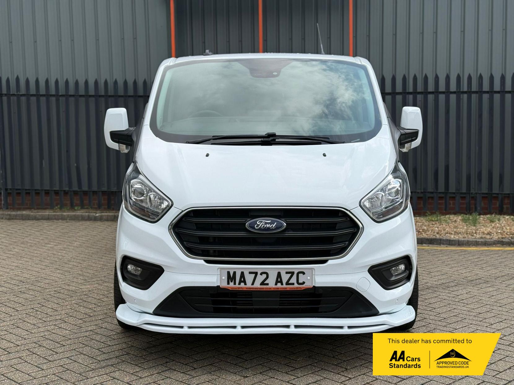 2022 Ford Transit Custom 2.0 300 EcoBlue Limited Crew Van Double Cab 5dr Diesel Manual L2 H1 Euro 6 (s/s) (130 ps) - Thumbnail 8