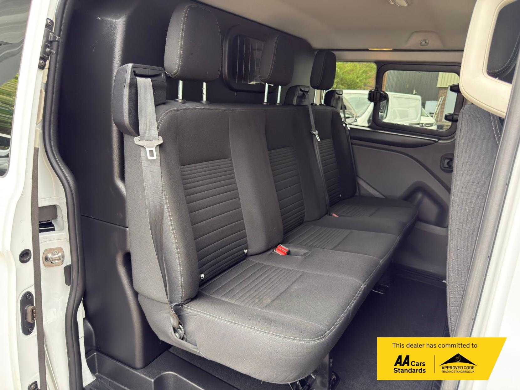 2023 Ford Transit Custom 2.0 300 EcoBlue Limited Crew Van Double Cab 5dr Diesel Manual L1 H1 Euro 6 (s/s) (130 ps) - Thumbnail 23