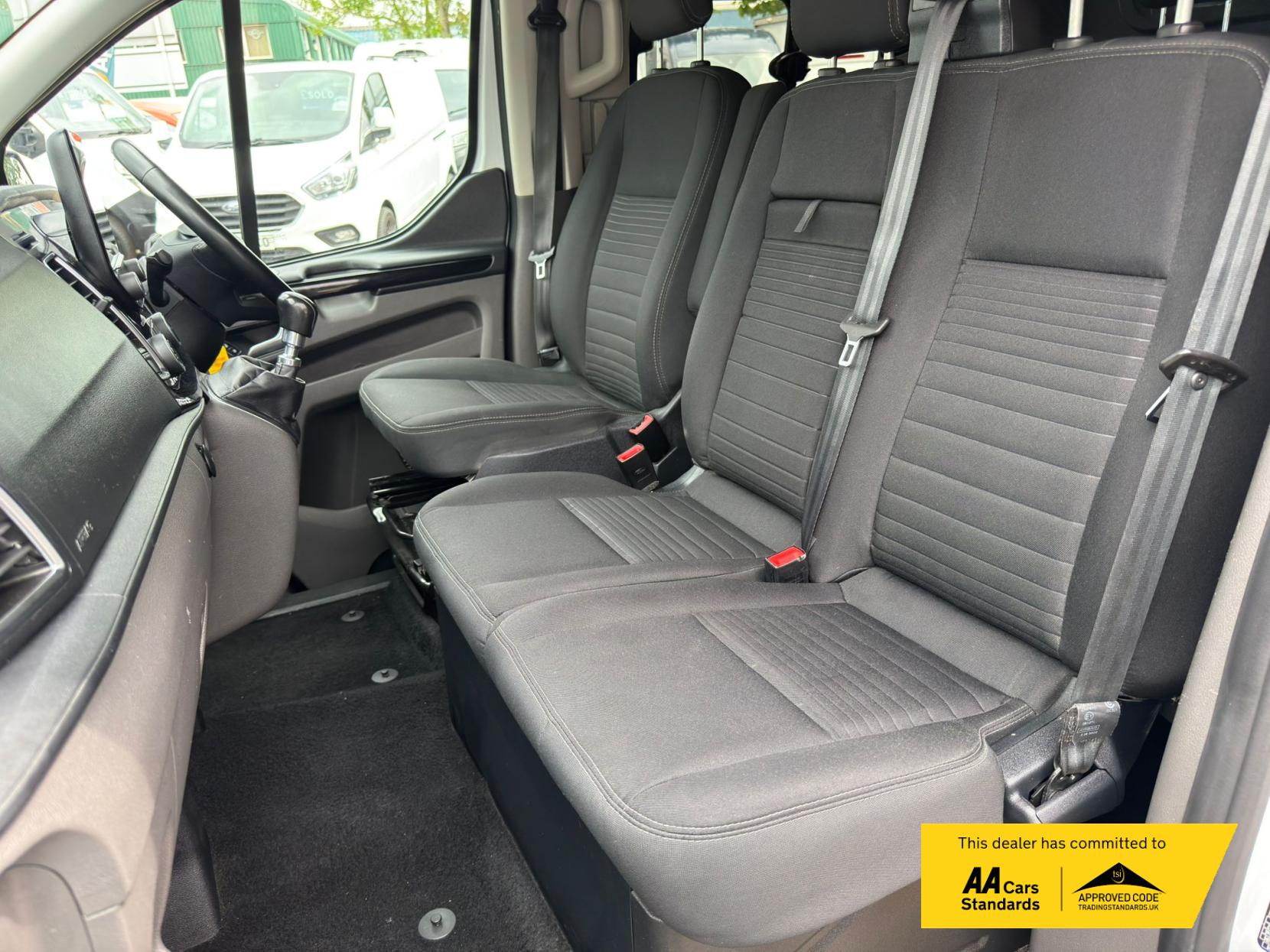 2023 Ford Transit Custom 2.0 300 EcoBlue Limited Crew Van Double Cab 5dr Diesel Manual L1 H1 Euro 6 (s/s) (130 ps) - Thumbnail 12