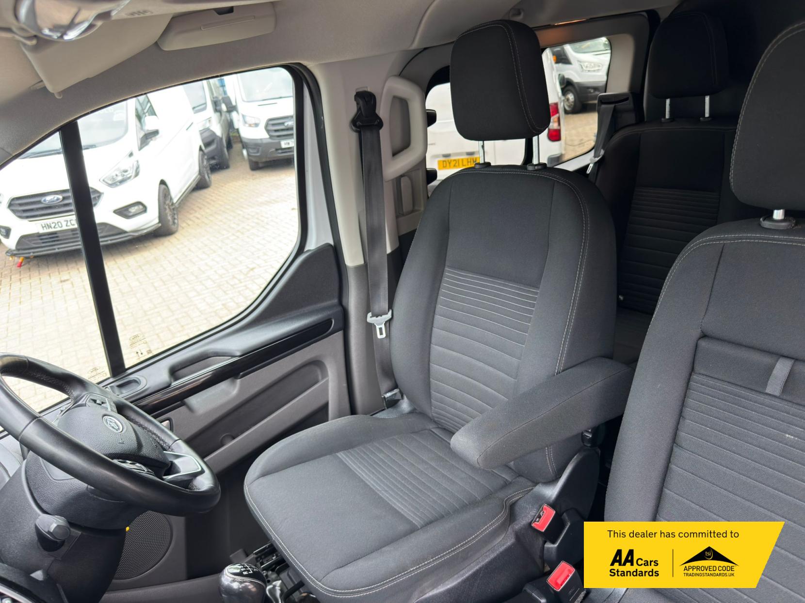2023 Ford Transit Custom 2.0 300 EcoBlue Limited Crew Van Double Cab 5dr Diesel Manual L1 H1 Euro 6 (s/s) (130 ps) - Thumbnail 8