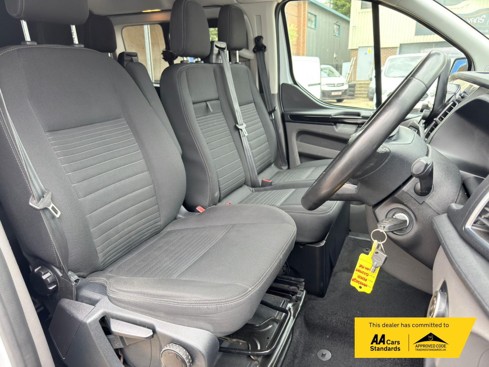 2023 Ford Transit Custom 2.0 300 EcoBlue Limited Crew Van Double Cab 5dr Diesel Manual L1 H1 Euro 6 (s/s) (130 ps) - Thumbnail 9