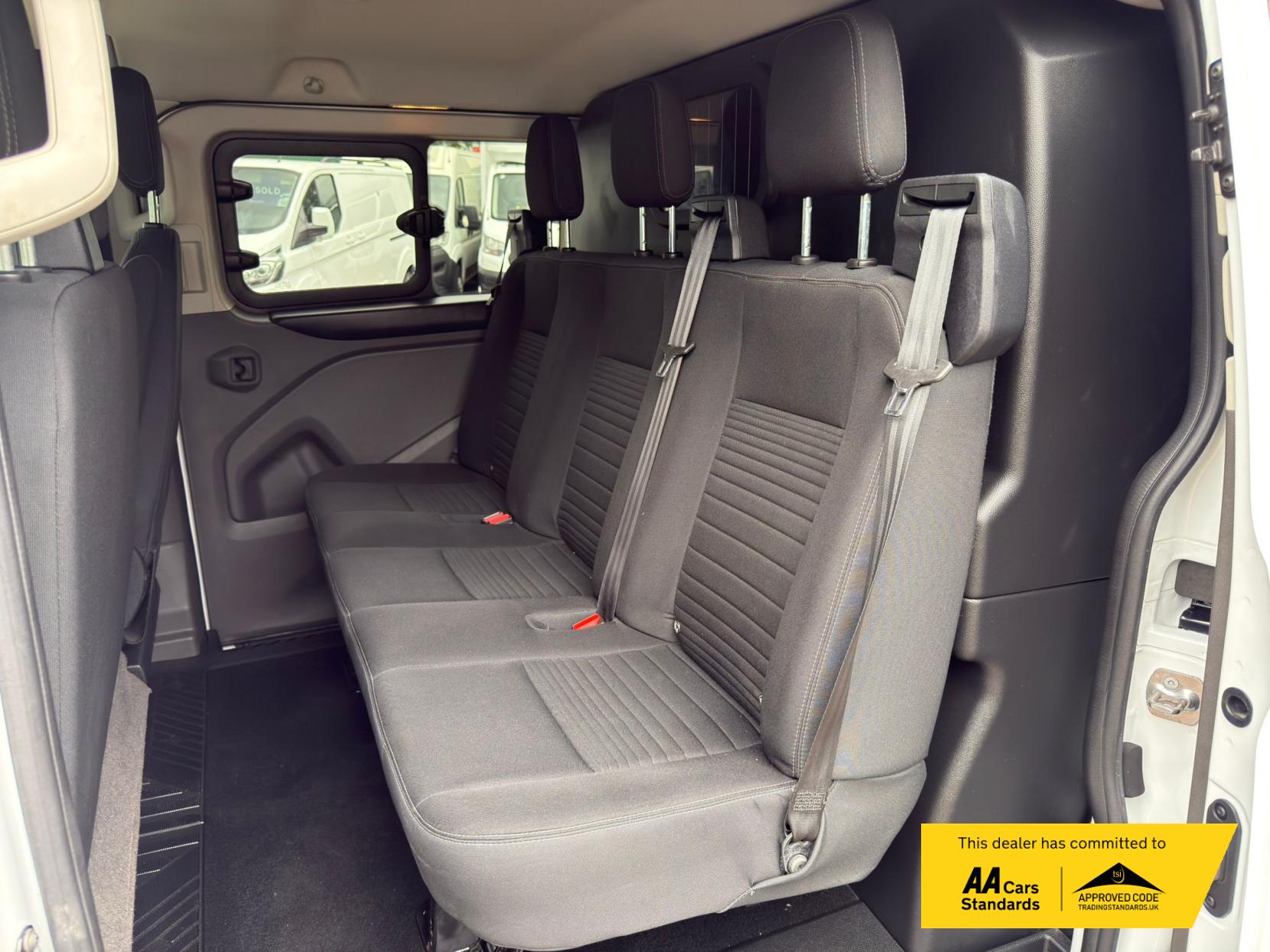 2023 Ford Transit Custom 2.0 300 EcoBlue Limited Crew Van Double Cab 5dr Diesel Manual L1 H1 Euro 6 (s/s) (130 ps) - Thumbnail 26