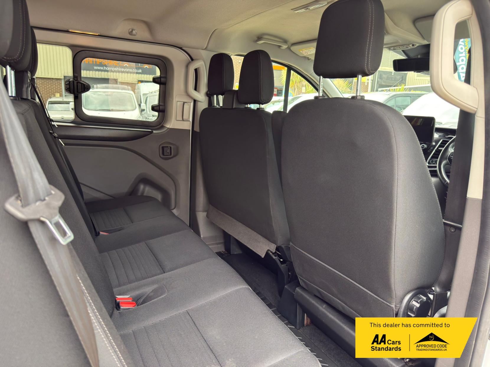 2023 Ford Transit Custom 2.0 300 EcoBlue Limited Crew Van Double Cab 5dr Diesel Manual L1 H1 Euro 6 (s/s) (130 ps) - Thumbnail 24