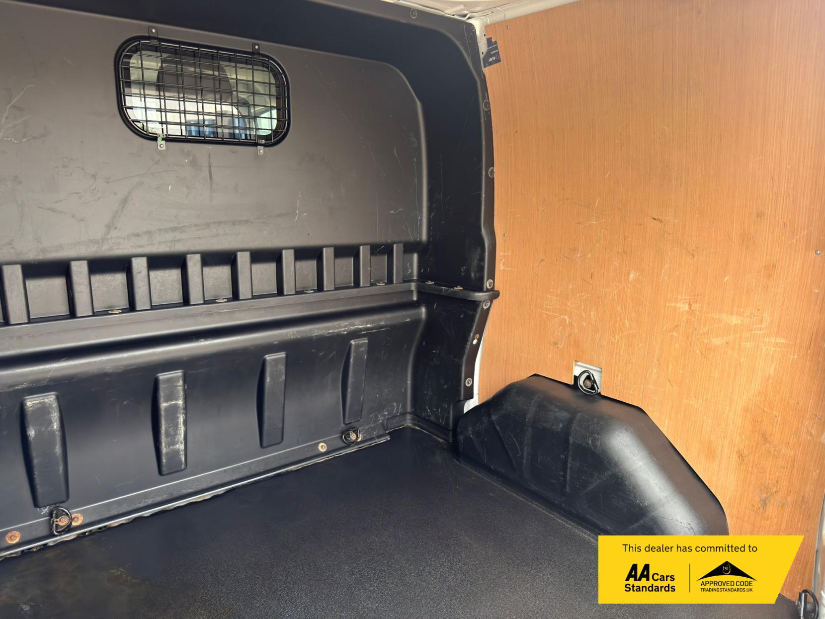 2023 Ford Transit Custom 2.0 300 EcoBlue Limited Crew Van Double Cab 5dr Diesel Manual L1 H1 Euro 6 (s/s) (130 ps) - Thumbnail 22