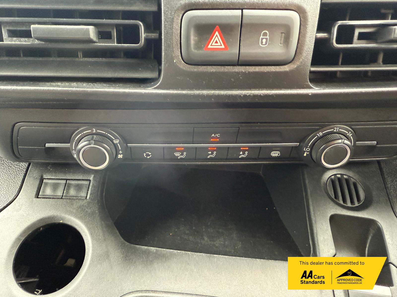 Vauxhall Combo 1.5 Turbo D 2300 Sportive Panel Van 4dr Diesel Manual L1 H1 Euro 6 (100 ps)