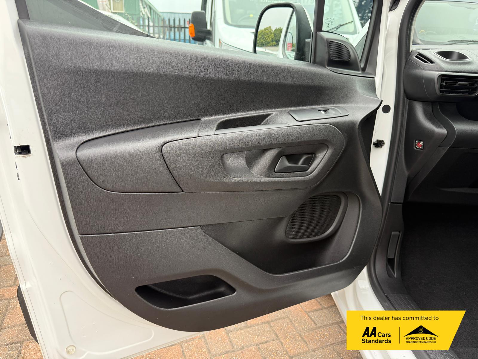 Vauxhall Combo 1.5 Turbo D 2300 Sportive Panel Van 4dr Diesel Manual L1 H1 Euro 6 (100 ps)