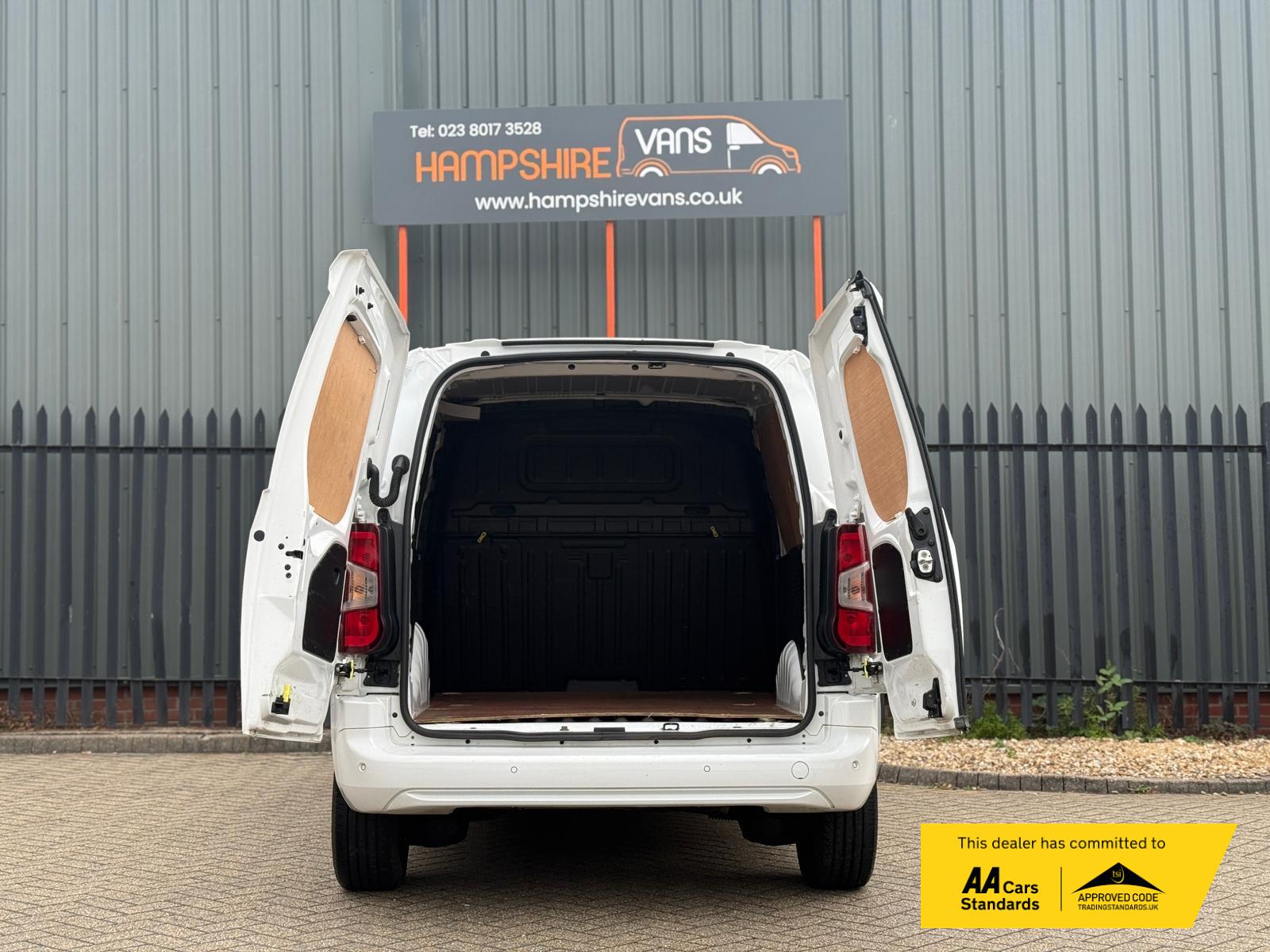 Vauxhall Combo 1.5 Turbo D 2300 Sportive Panel Van 4dr Diesel Manual L1 H1 Euro 6 (100 ps)
