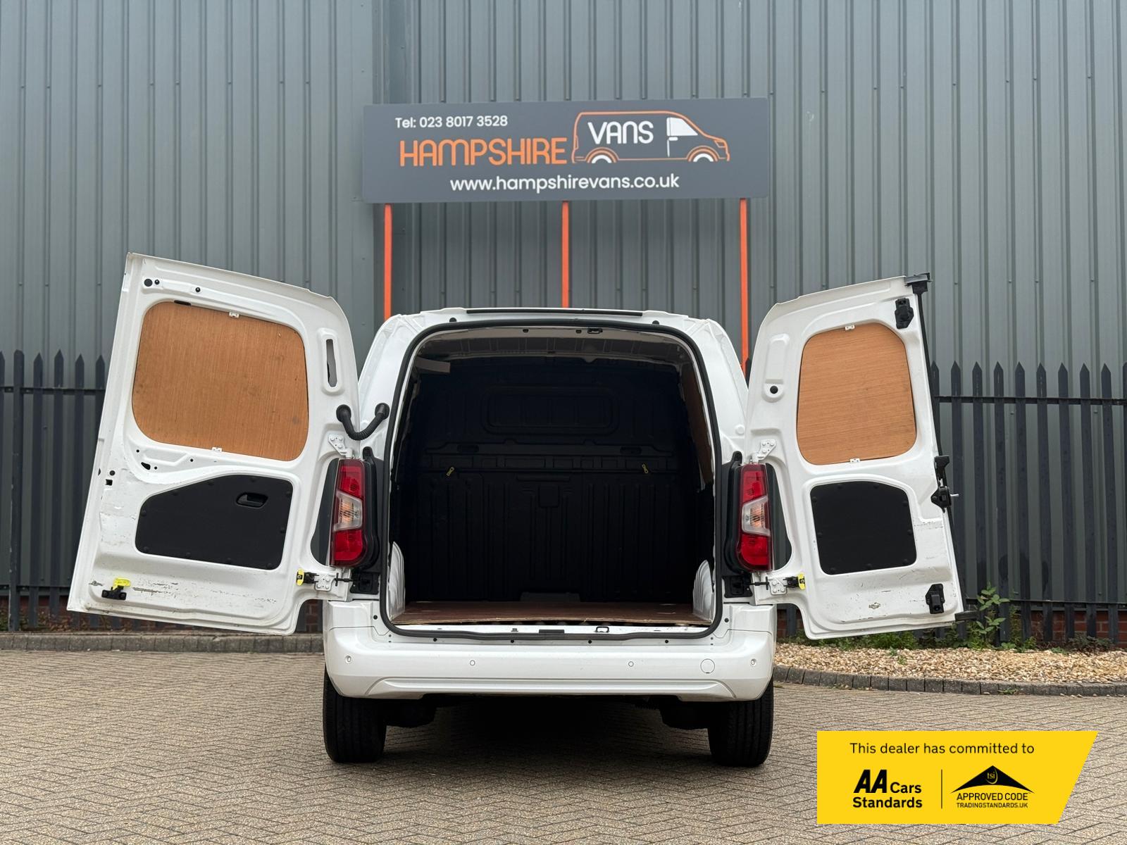 Vauxhall Combo 1.5 Turbo D 2300 Sportive Panel Van 4dr Diesel Manual L1 H1 Euro 6 (100 ps)