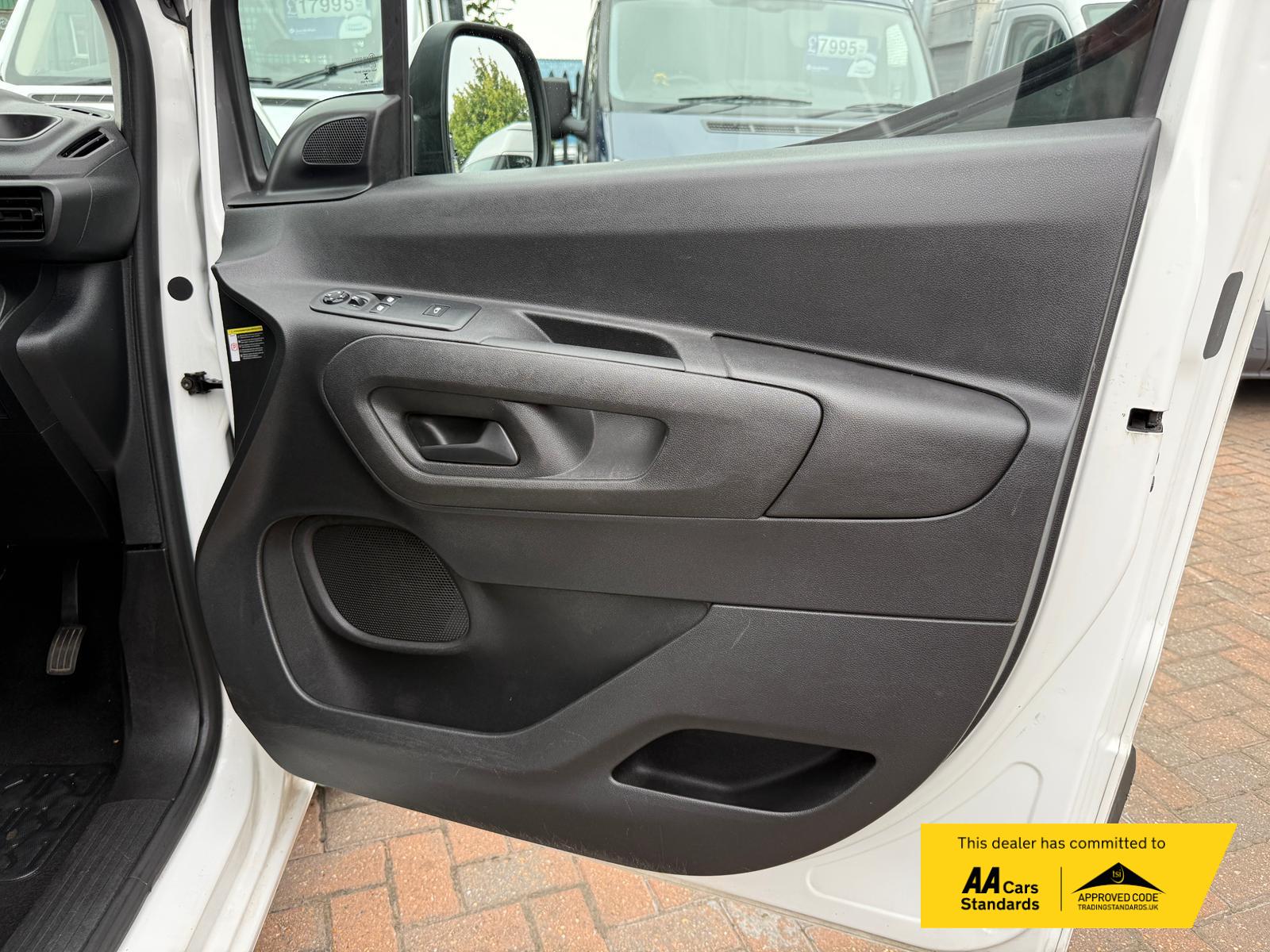Vauxhall Combo 1.5 Turbo D 2300 Sportive Panel Van 4dr Diesel Manual L1 H1 Euro 6 (100 ps)