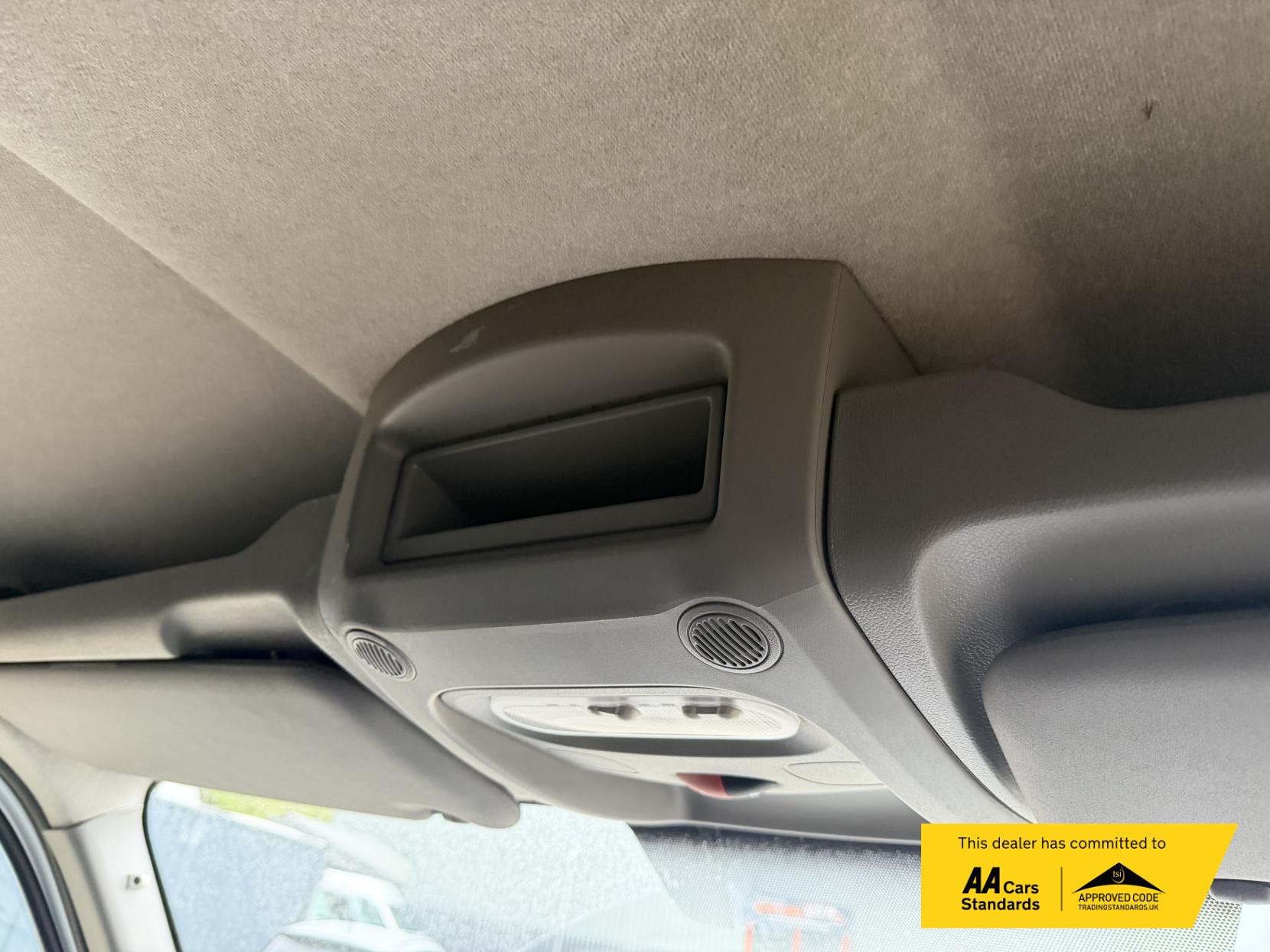 Nissan NV400 2.3 dCi 33 SE Panel Van 5dr Diesel Manual FWD L1 H1 Euro 6 (110 ps)